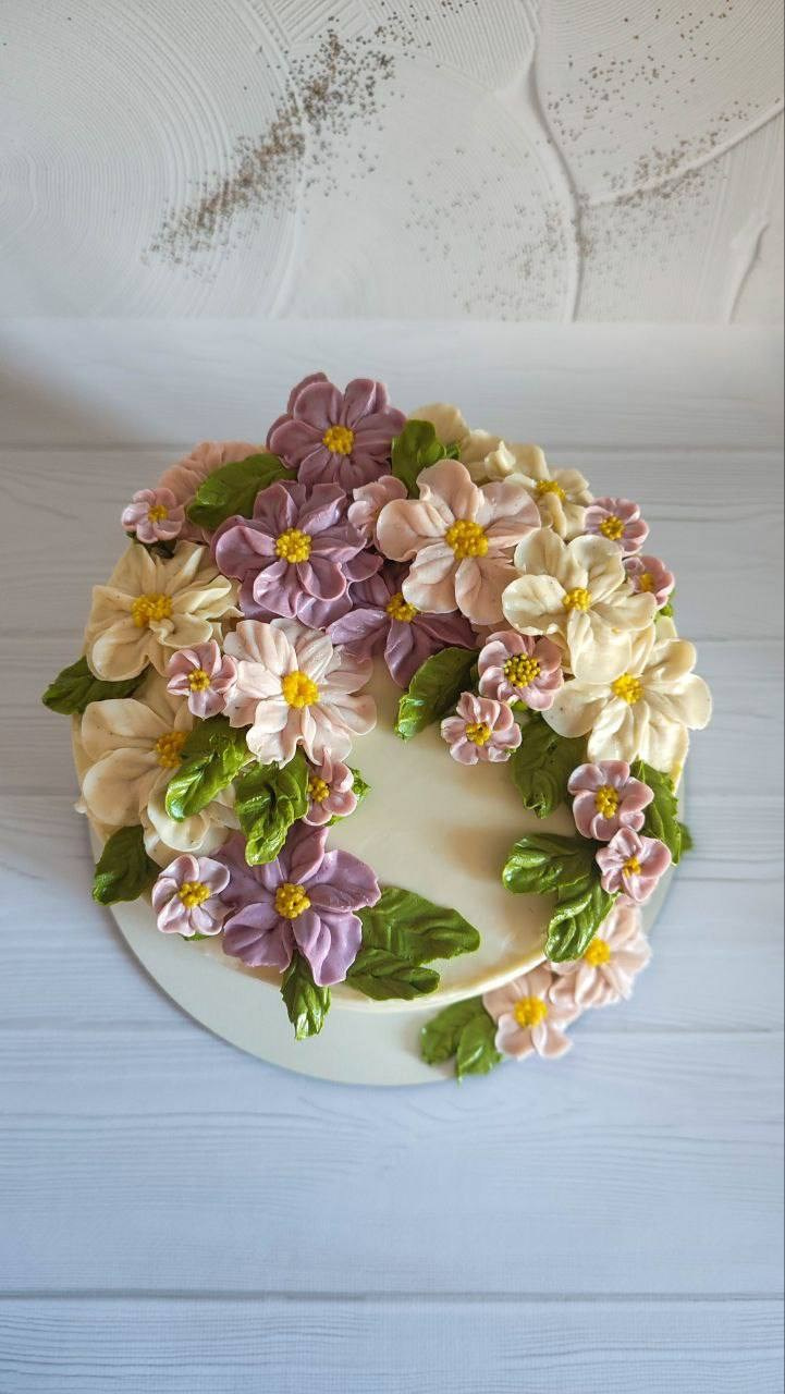 Работы учениц. Аникина Юлия / Кремовая флористика в корейской технике