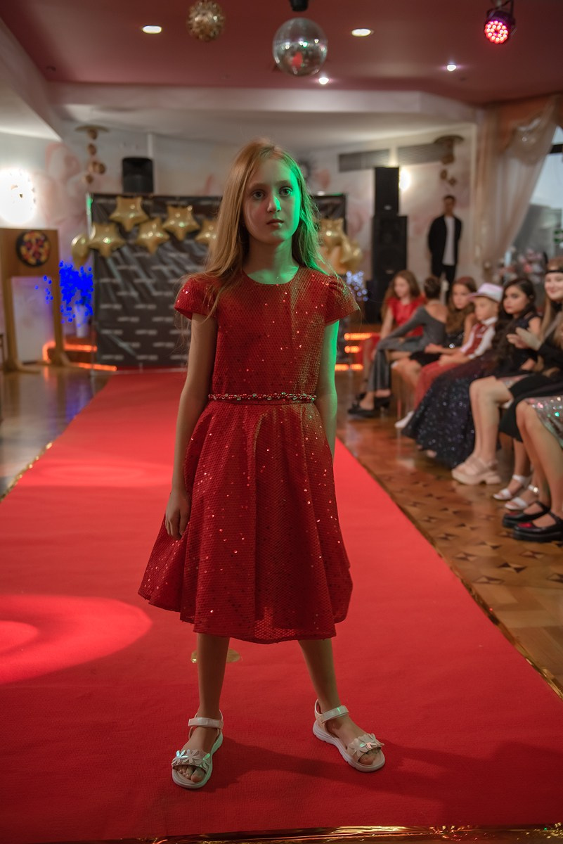 HAPPYkids дефиле санаторий Октябрьский. Семейный и коммерческий фотограф в Сочи Александр Бодунов