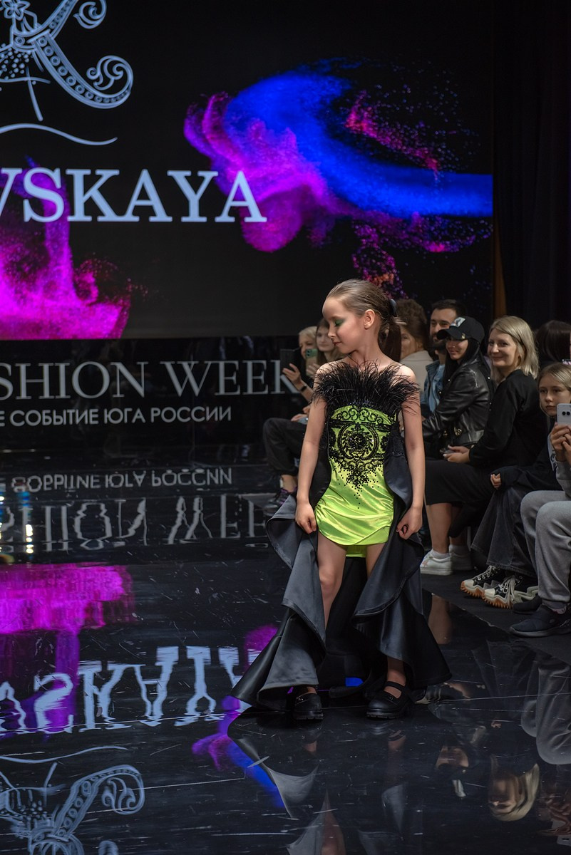 SochiFashionWeek2024 дизайнер Кибовская. Семейный и коммерческий фотограф в Сочи Александр Бодунов