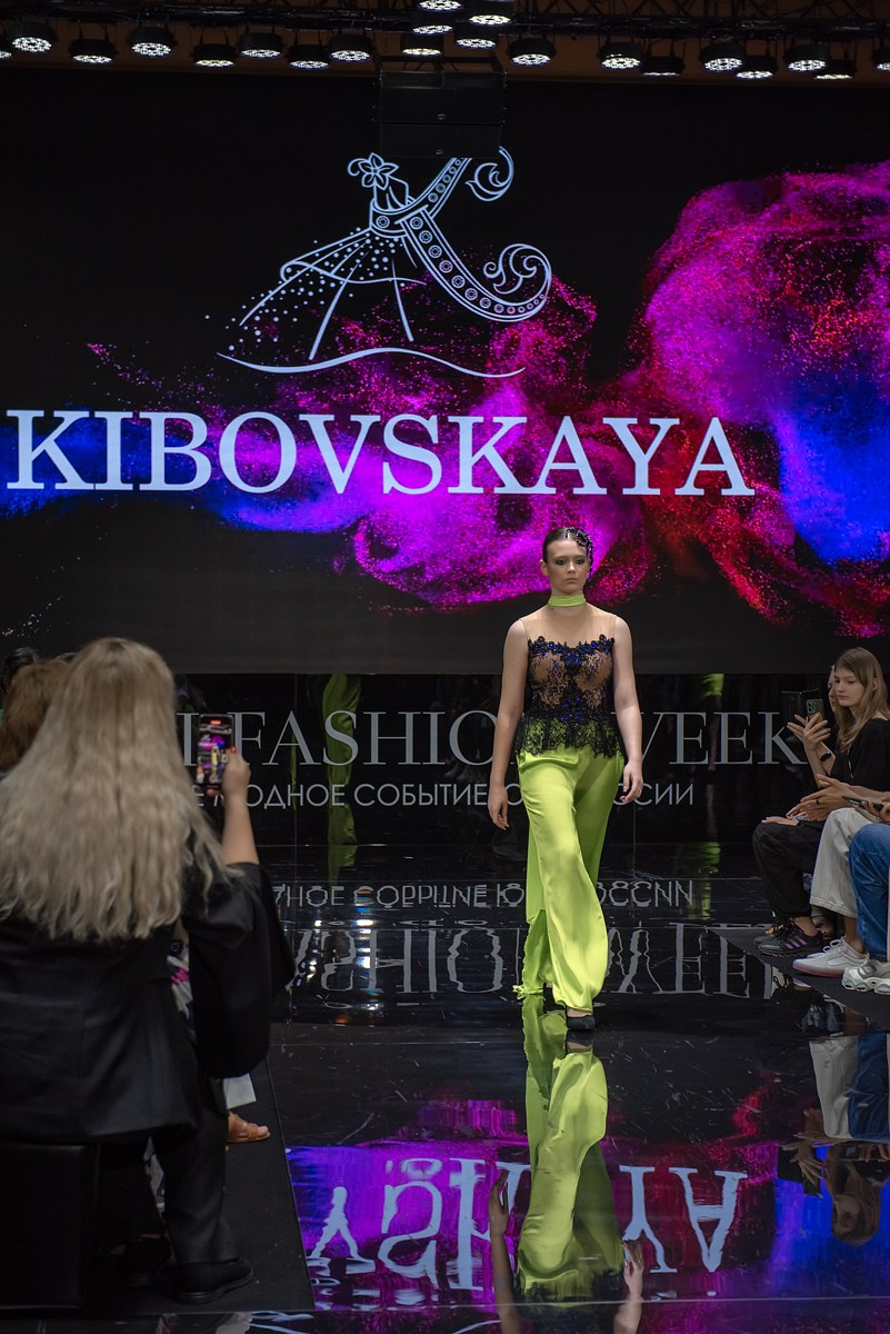 SochiFashionWeek2024 дизайнер Кибовская. Семейный и коммерческий фотограф в Сочи Александр Бодунов