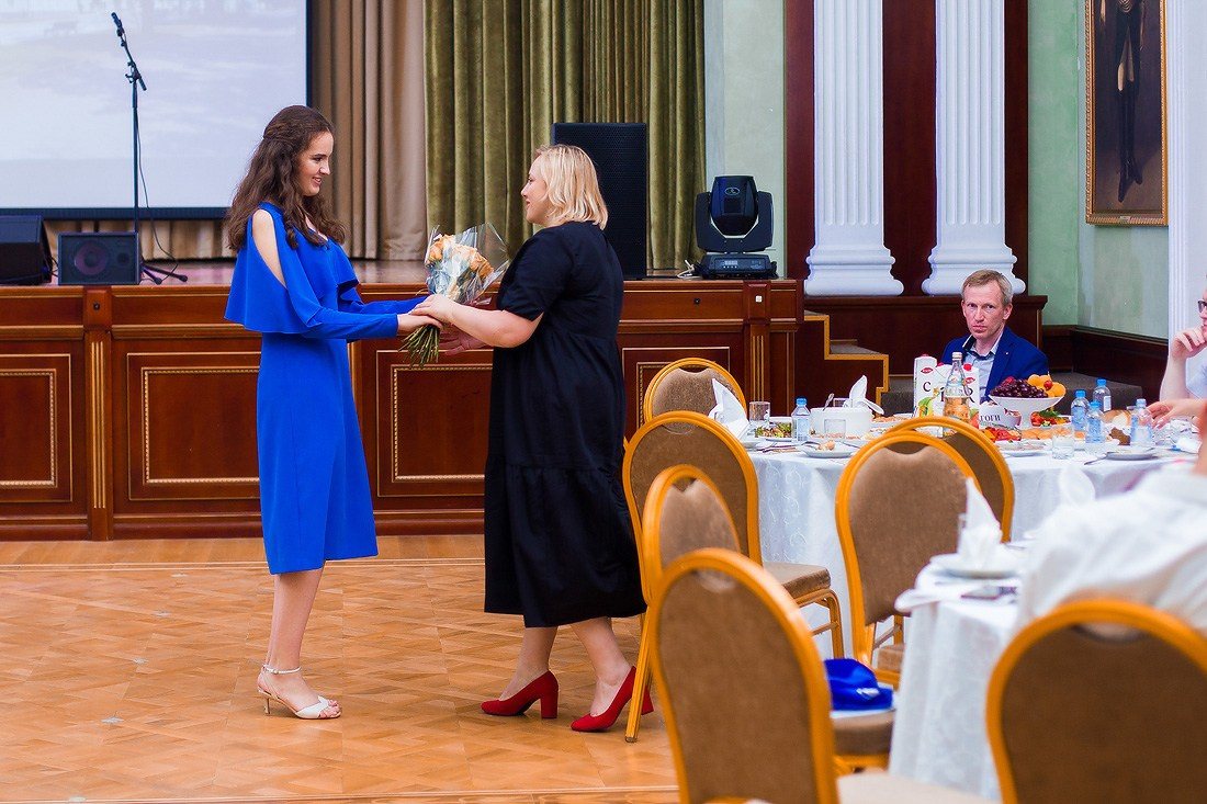 Выпускной в гимназии «Василиада». Репортажный фотограф Борис Геер