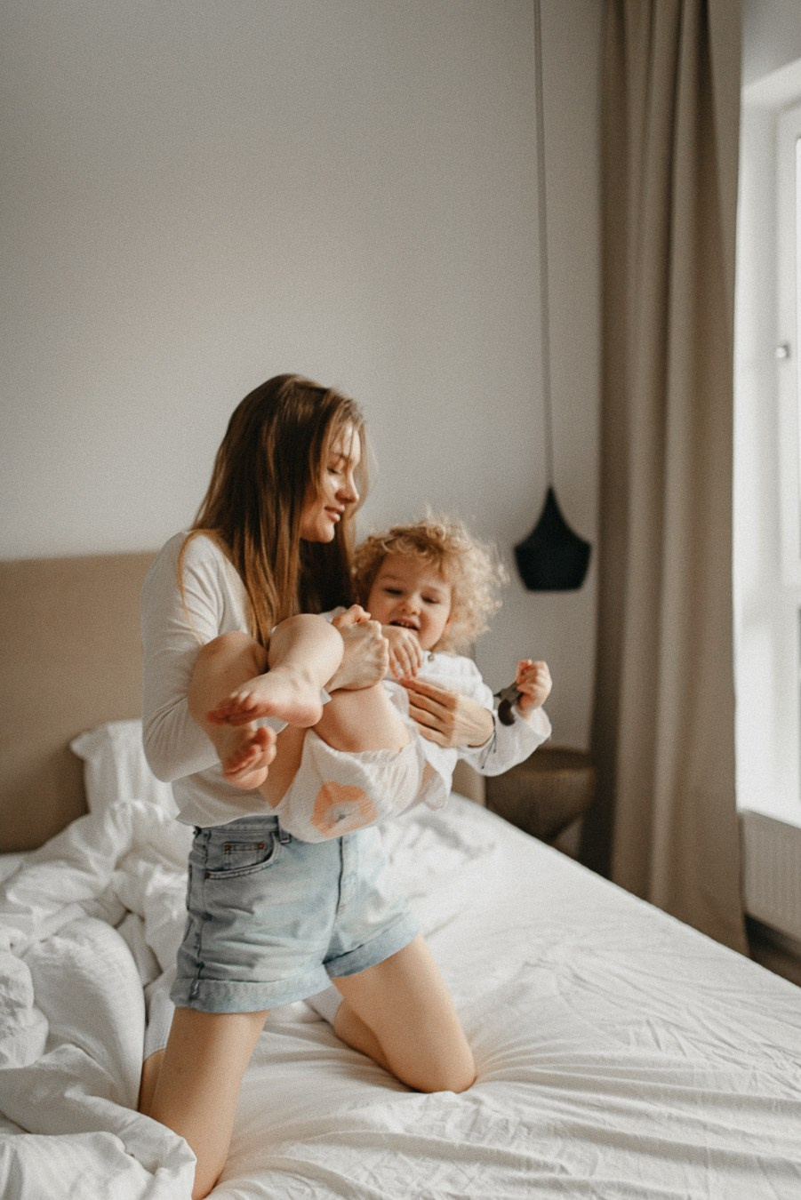 Костя, Яна, Кристина, Леон | дома