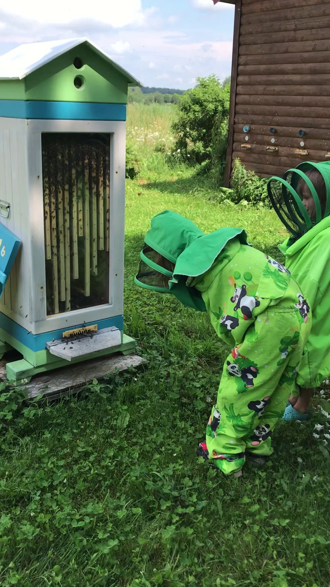 Дочка с внуками на экоферме. Эко отдых в Подмосковье в эко-отеле Марии Гиппенрейтер