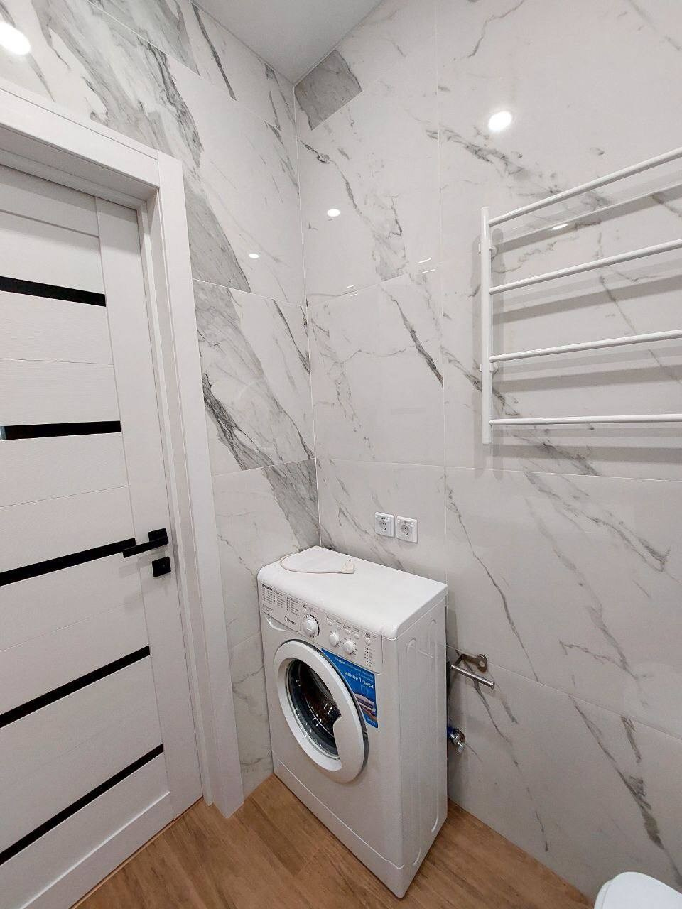 Ванная комната (ЖК Мечта, ул. Мансура Хасанова д. 13). Ремонт санузла, туалета, ванной под ключ в Казани. Укладка плитки