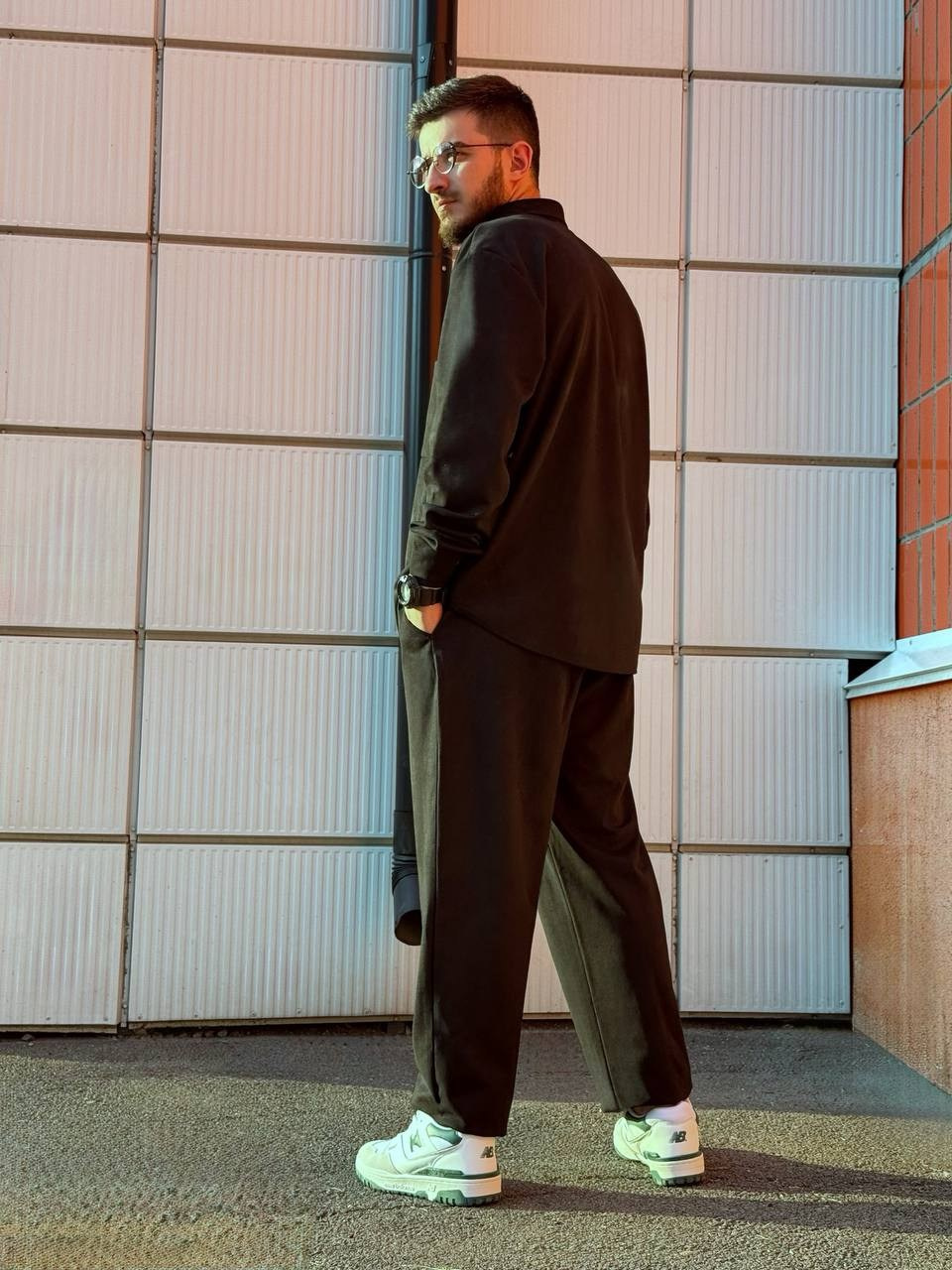 Акбер Ш. LUNAPRO Дом стильных, сборных и индивидуальных съемок для брендов