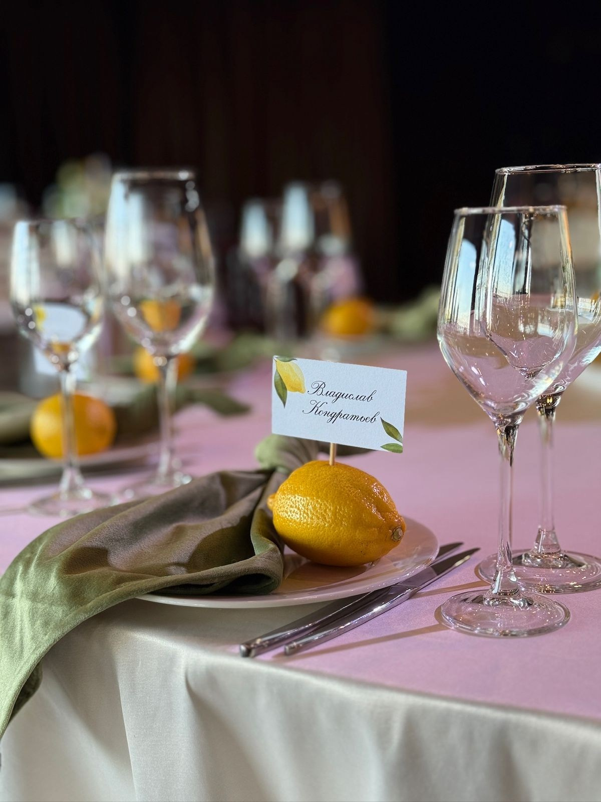 Карточки гостей, от 100 руб. Дизайнер полиграфии в Санкт-Петербурге. Заказать свадебные приглашения, подарочные сертификаты, полиграфию для бизнеса, шелковые ленты