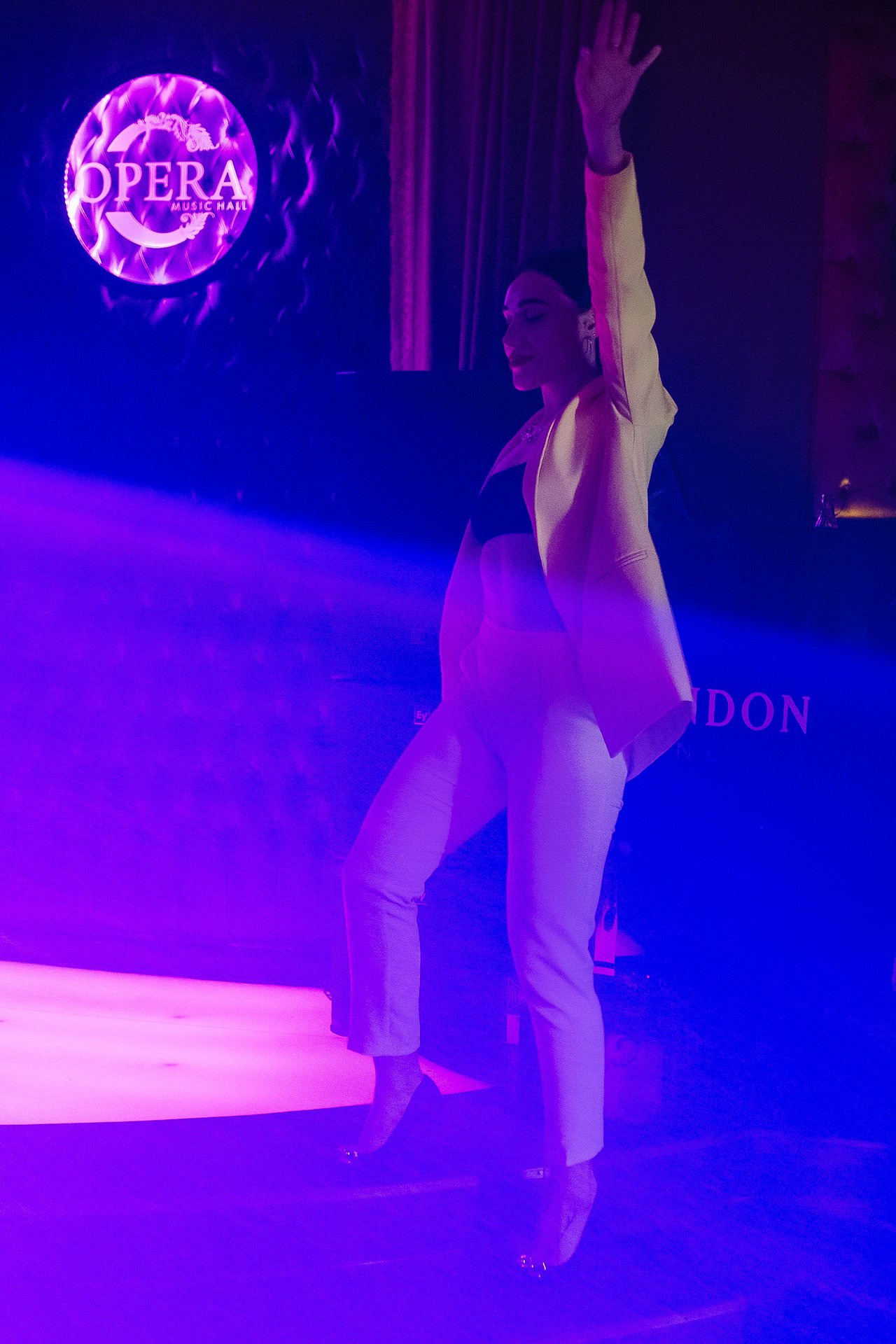 Субботний вечер в Opera Music Hall. One Media Life: фоторепортажи, фотоотчеты с мероприятий и заведений