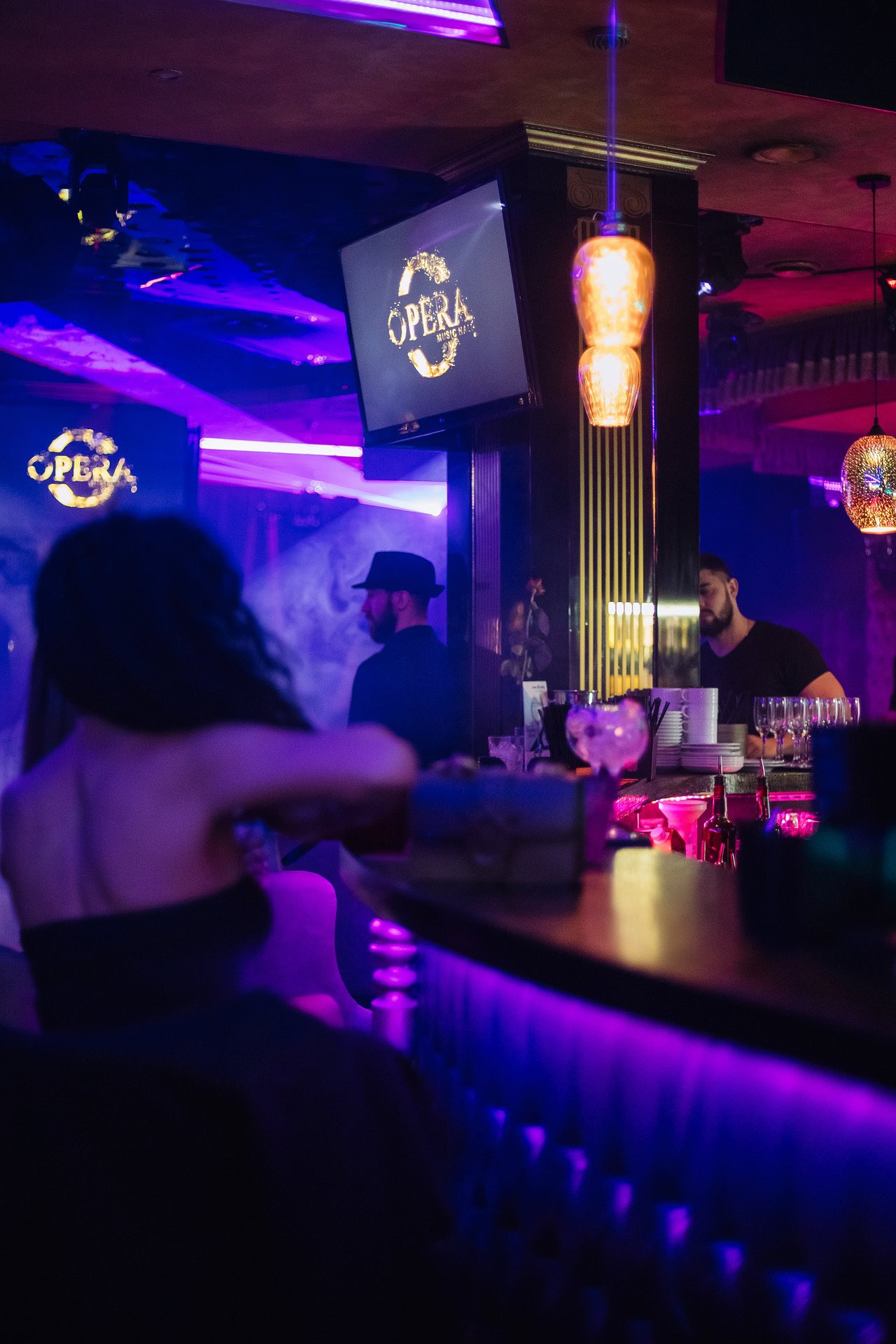 Субботний вечер в Opera Music Hall. One Media Life: фоторепортажи, фотоотчеты с мероприятий и заведений