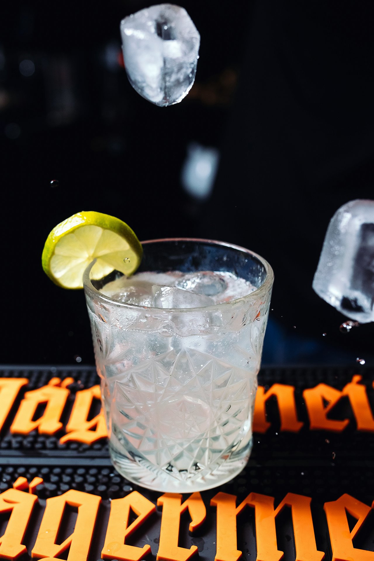 Субботний вечер в Opera Music Hall. One Media Life: фоторепортажи, фотоотчеты с мероприятий и заведений