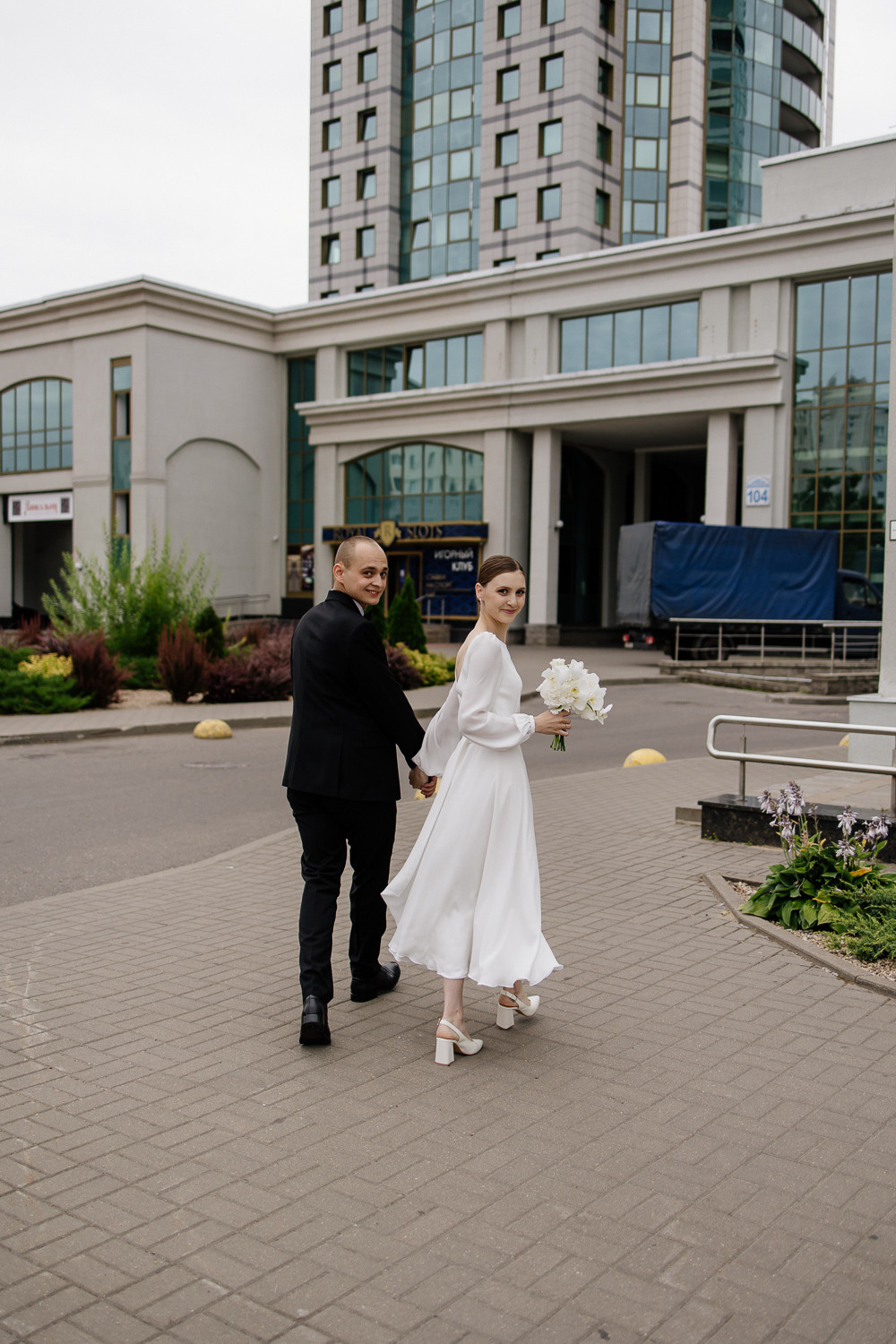 ЕВГЕНИЙ и КРИСТИНА. Свадебный салон-ателье Бонжур в Минске Bonjour