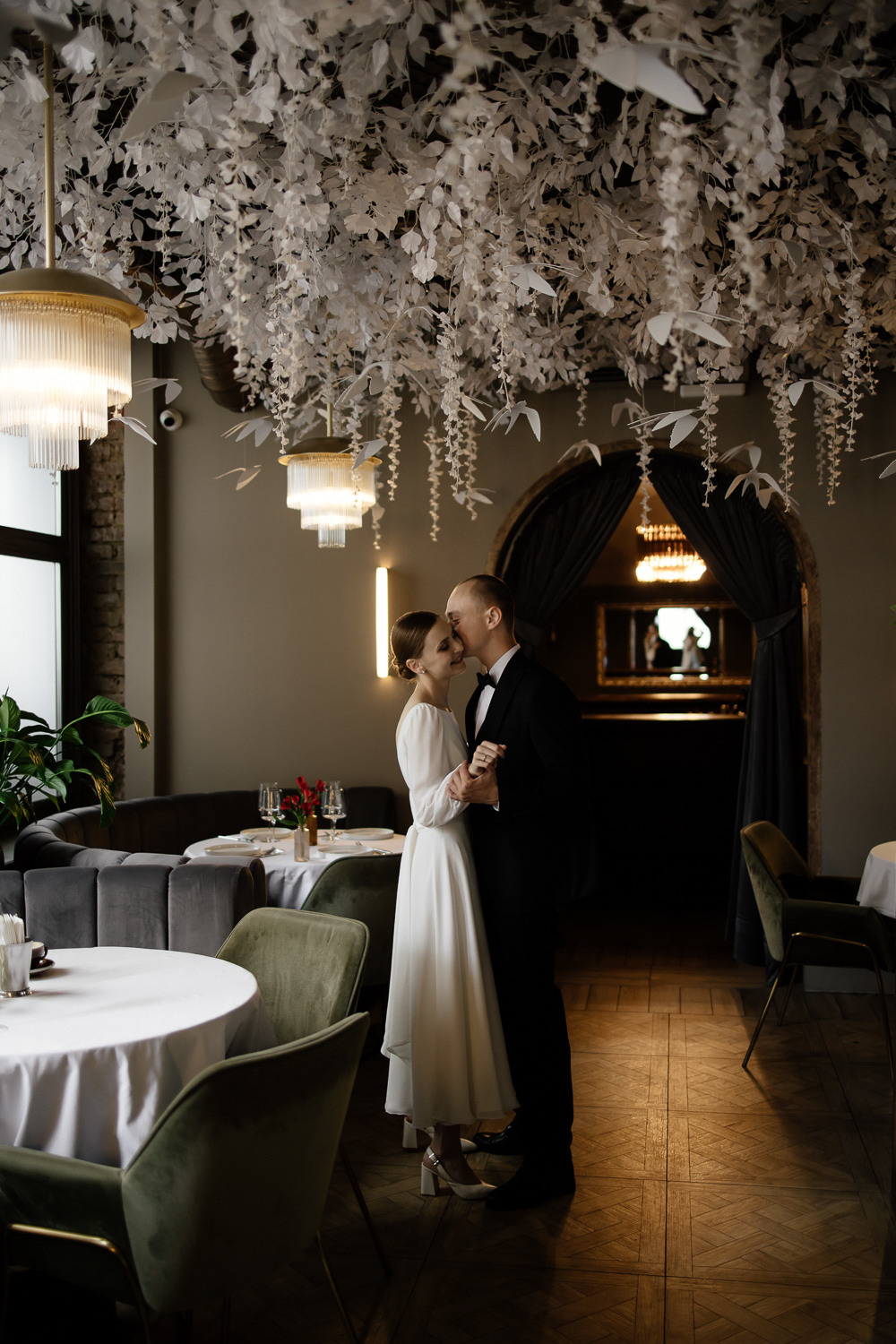 ЕВГЕНИЙ и КРИСТИНА. Свадебный салон-ателье Бонжур в Минске Bonjour