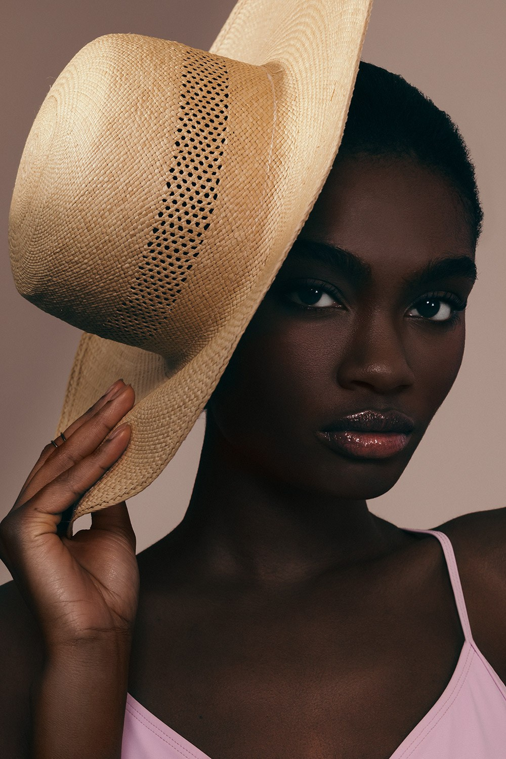 Коммерческий ретушер Сергей Акинто