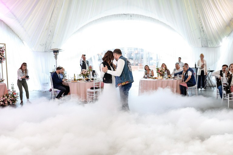 Свадьба байкеров в ресторане «Дворянское гнездо». Kirillova Studio — мастерская декора и событий Юли Кирилловой