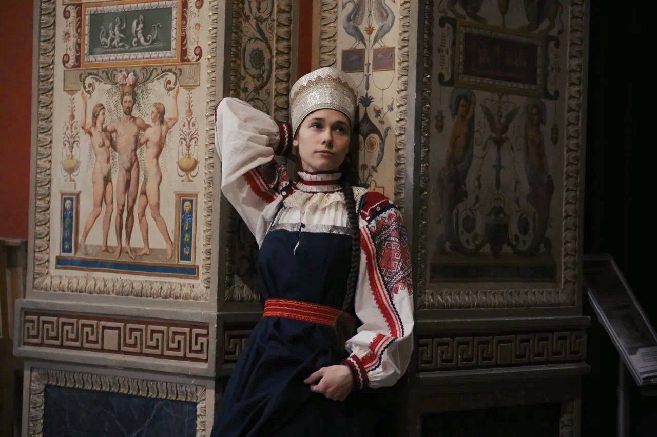 Русский народный. Костюмер, художник кино и телевидения в спб