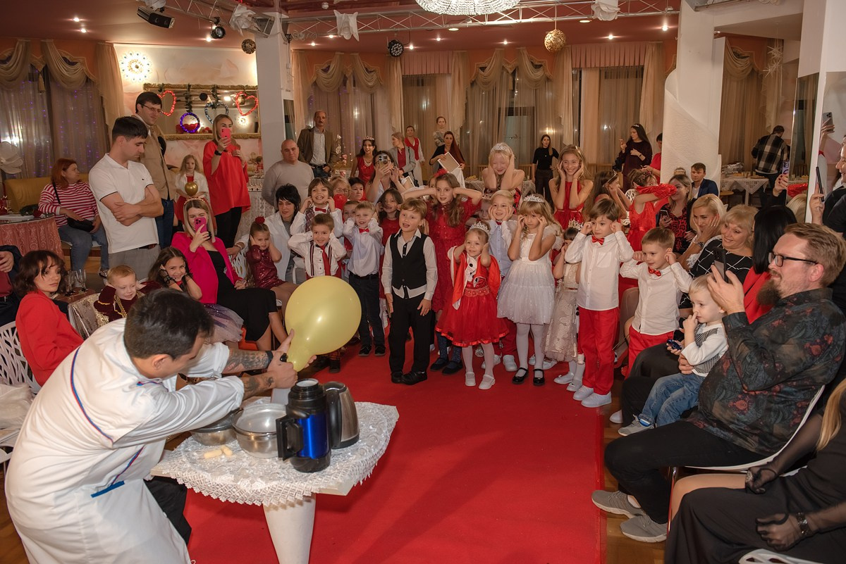 Выпускной в детской школе моделей HAPPYkids 2024. Семейный и коммерческий фотограф в Сочи Александр Бодунов