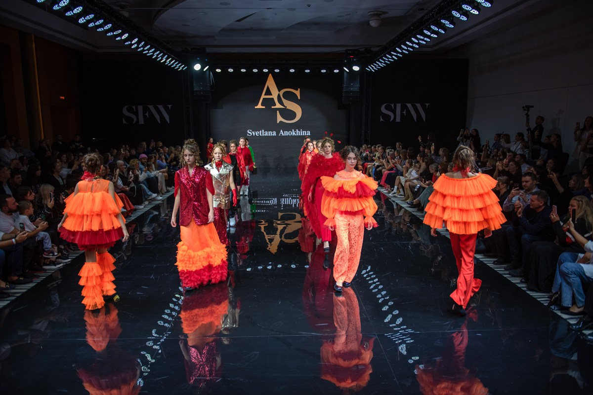 SochiFashionWeek2024 дизайнер Анохина Светлана. Семейный и коммерческий фотограф в Сочи Александр Бодунов