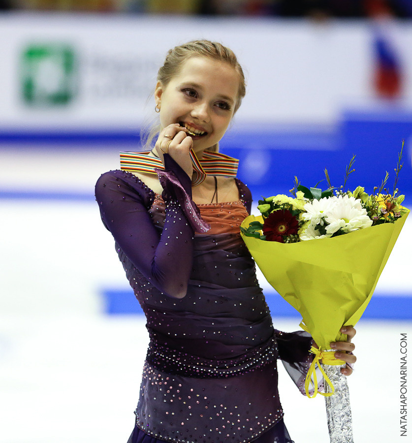 ЮЧМ 2013 Милан. Russian figure skating photographer from Saint-Petersburg