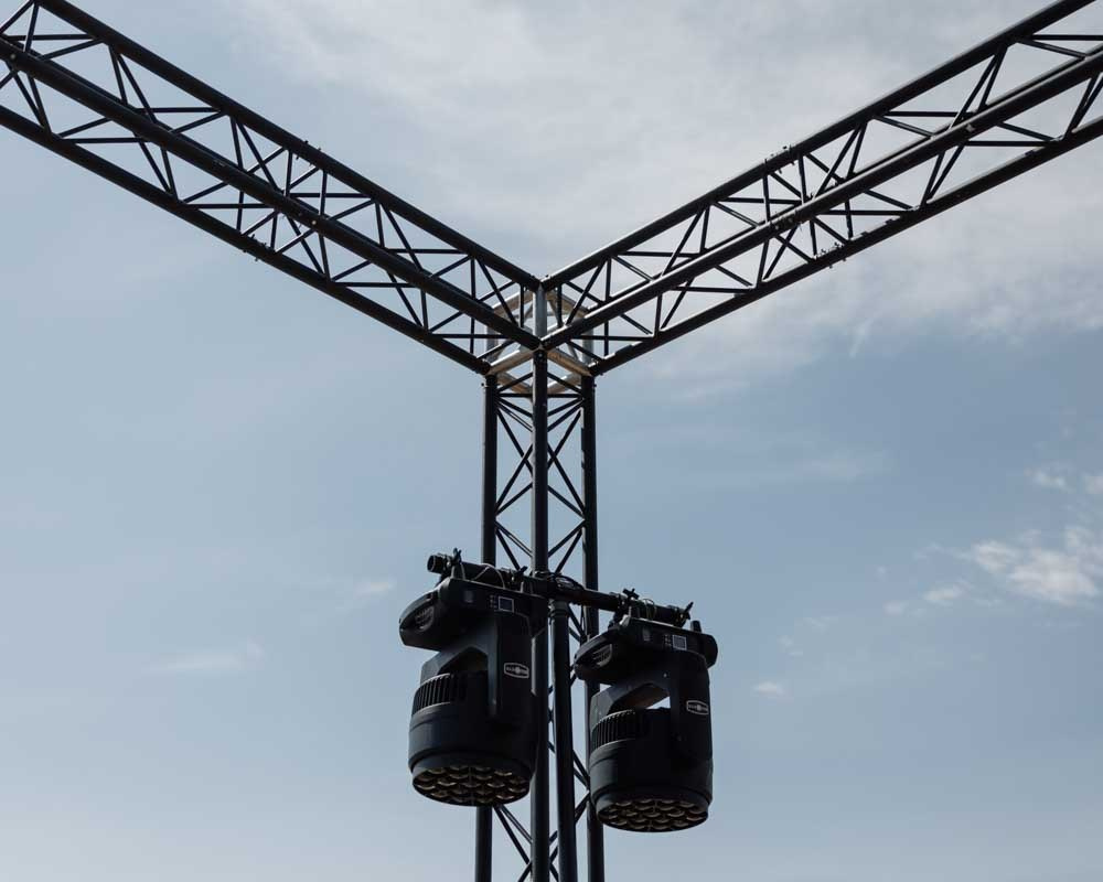 Любовь и ветер. Владимир Киселев — свадебный фотограф в Саратове, Москве и по всему миру