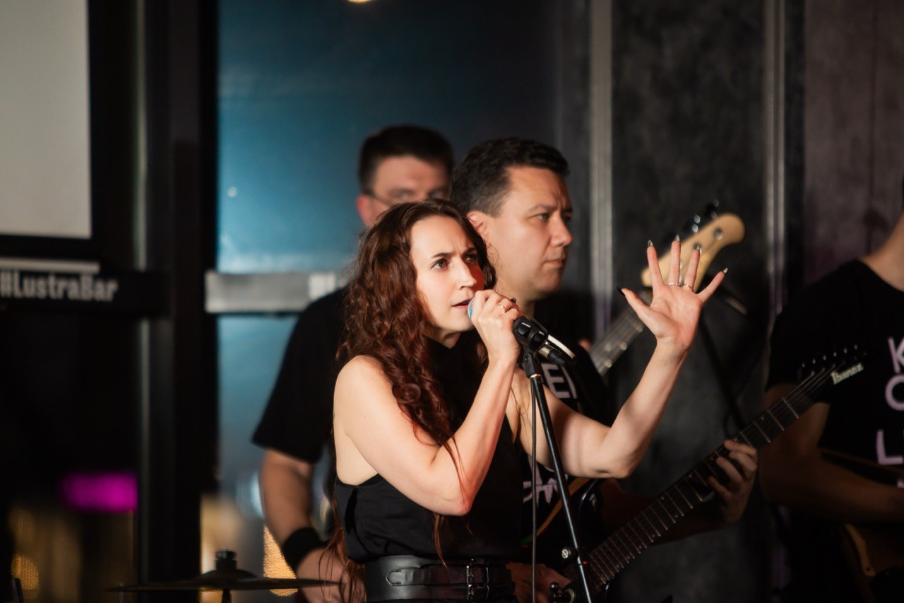 LЮSTRA bar 10.12.2025. Московская кавер-группа BankBand