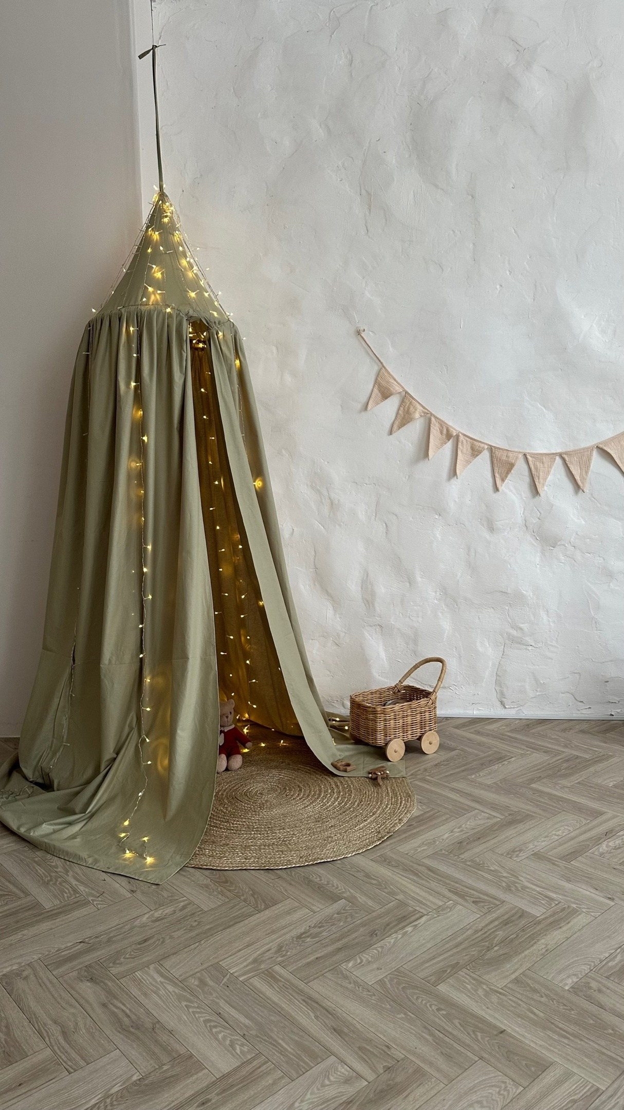 Новогодние фотостудии Екатеринбурга 2025. Фотограф в Екатеринбурге Артём Зайнетдинов