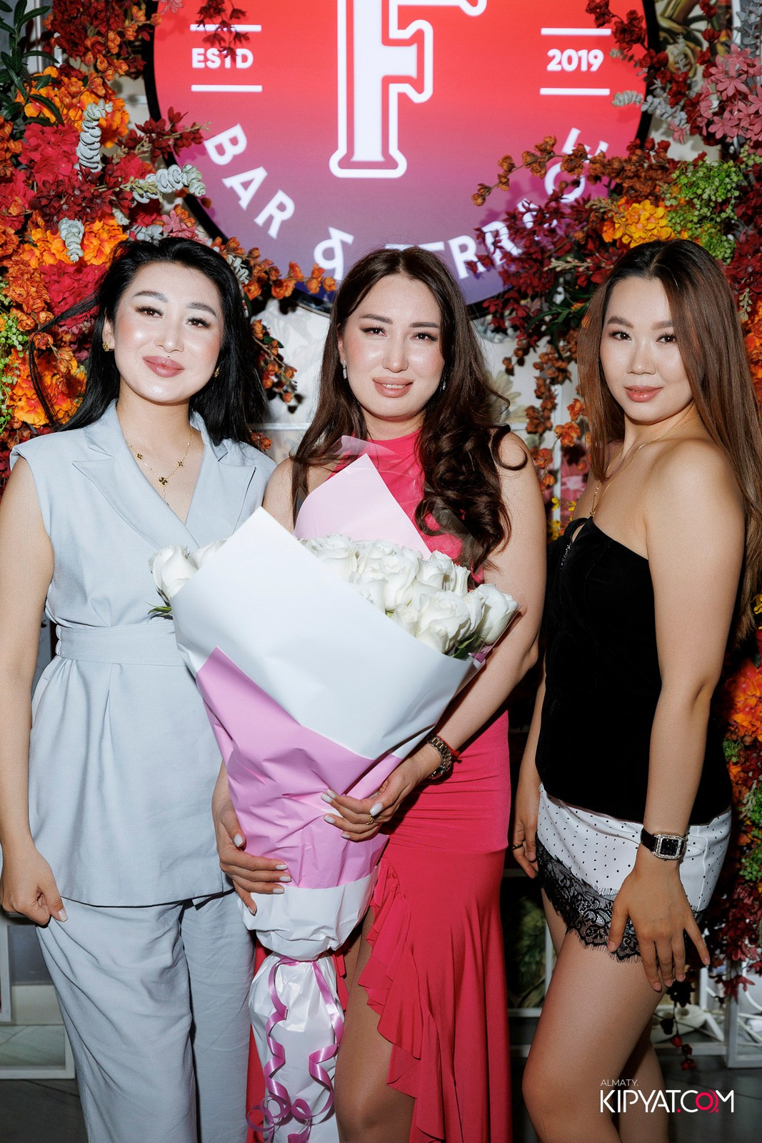 FRIENDS BAR & TERRACE. КИПЯТКОМ АЛМАТЫ! Фотосъемка мероприятий в Алматы