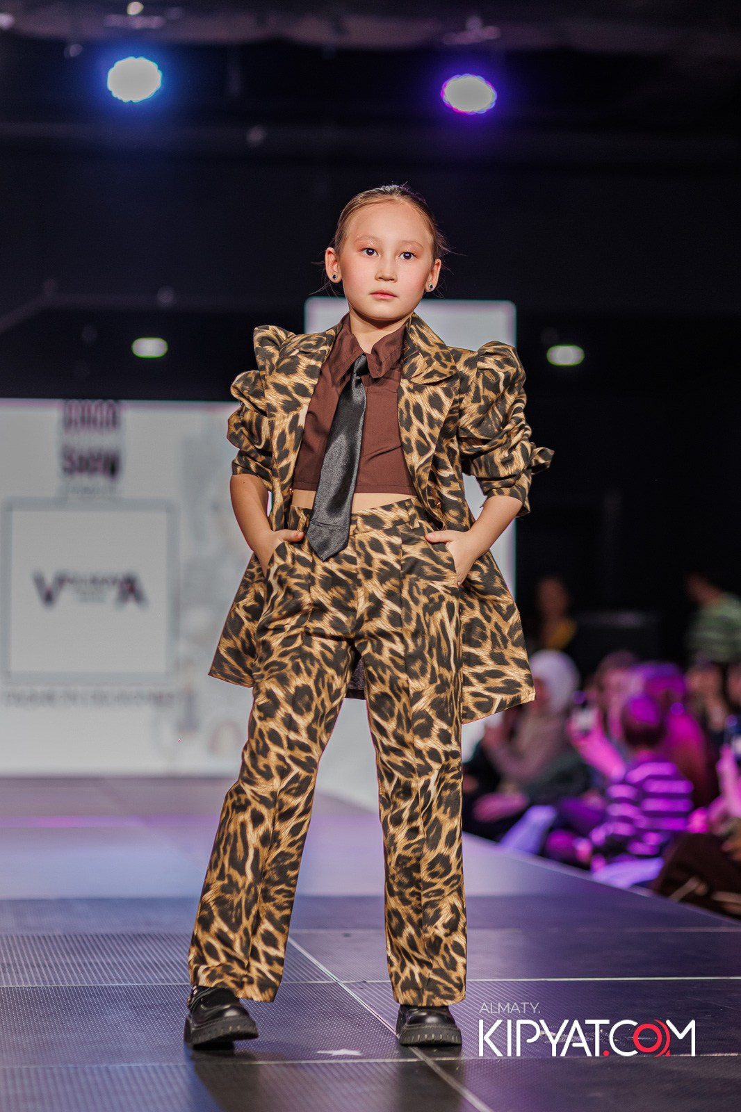 JUNIOR MODELS SHOW В РАМКАХ БЛАГОТВОРИТЕЛЬНОГО ПРОЕКТА МОДА ЗА СЧАСТЬЕ ДЕТЕЙ. КИПЯТКОМ АЛМАТЫ!