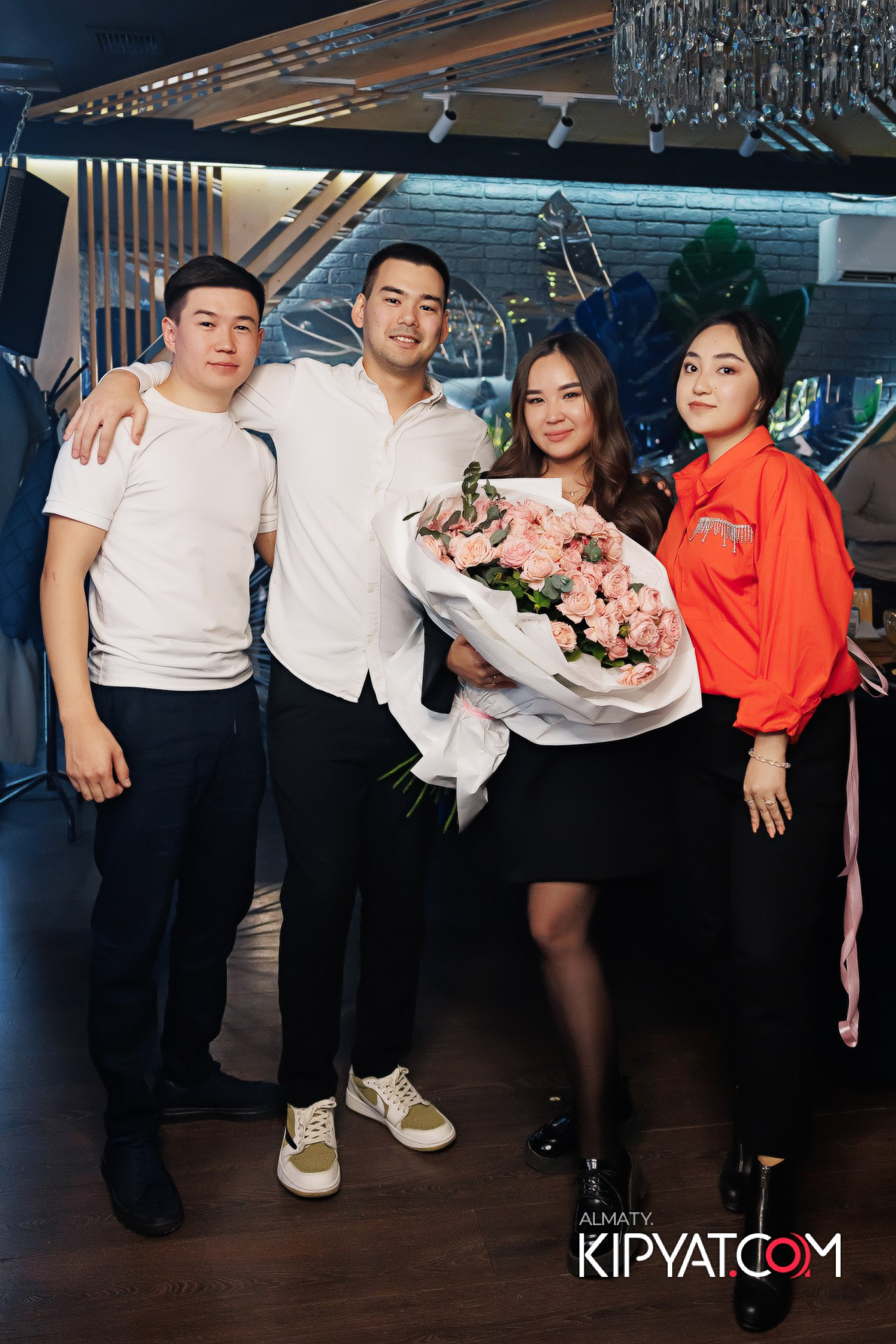 УХО И МЕДВЕДЬ НА ГАГАРИНА. КИПЯТКОМ АЛМАТЫ!