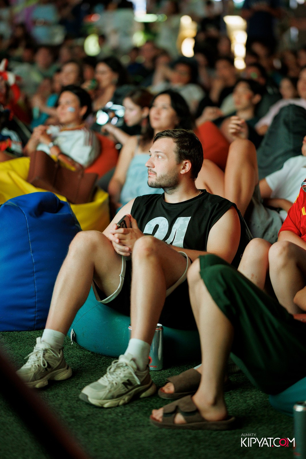 ТРАНСЛЯЦИЯ ФИНАЛА ЧЕМПИОНАТА МИРА ПО ФУТБОЛУ В VELVET SPORT VILLA. КИПЯТКОМ АЛМАТЫ! Фотосъемка мероприятий в Алматы