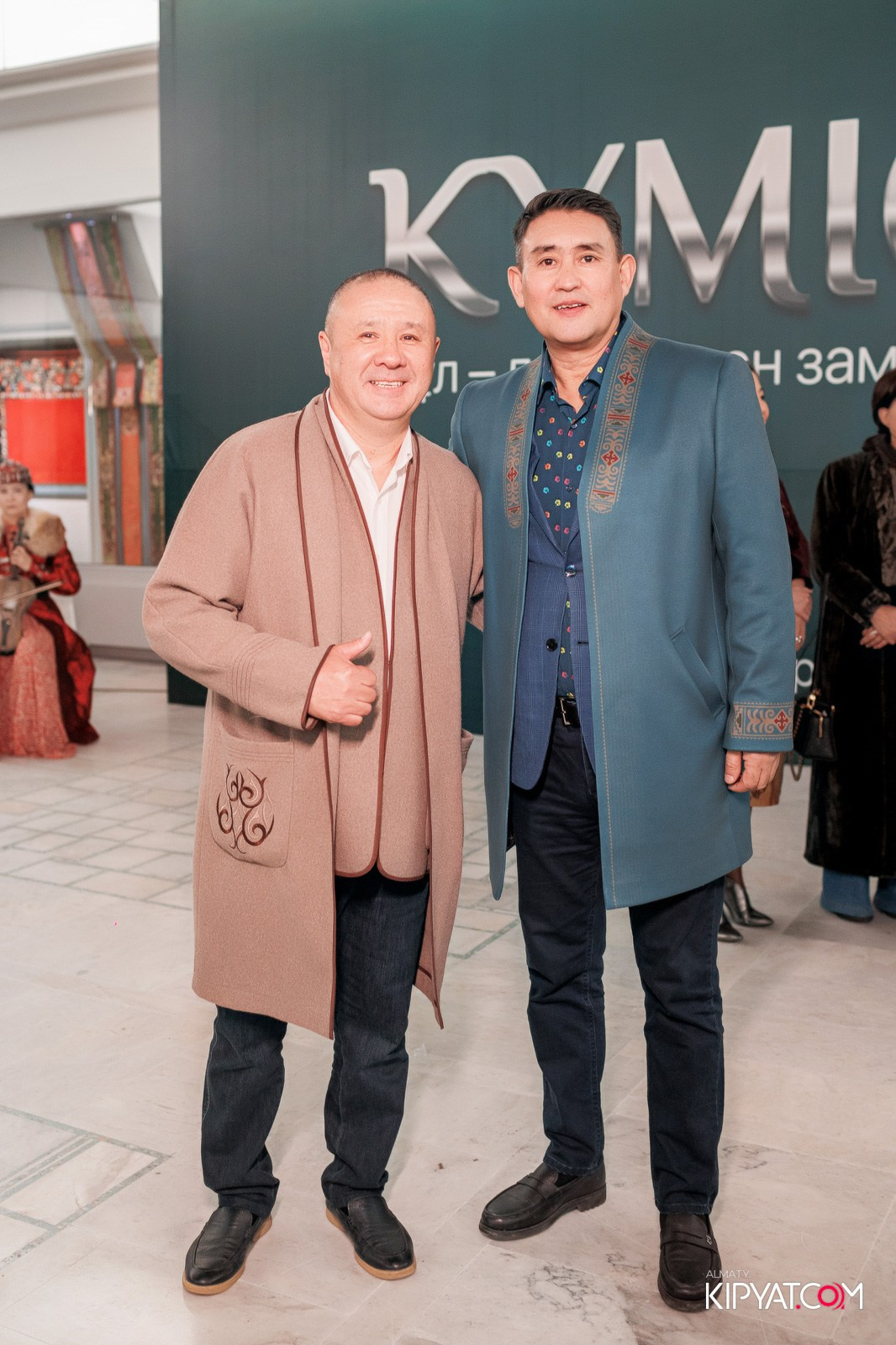 FASHION ПОКАЗ, КАЗАХСКОЙ НАЦИОНАЛЬНОЙ ОДЕЖДЫ. КИПЯТКОМ АЛМАТЫ!