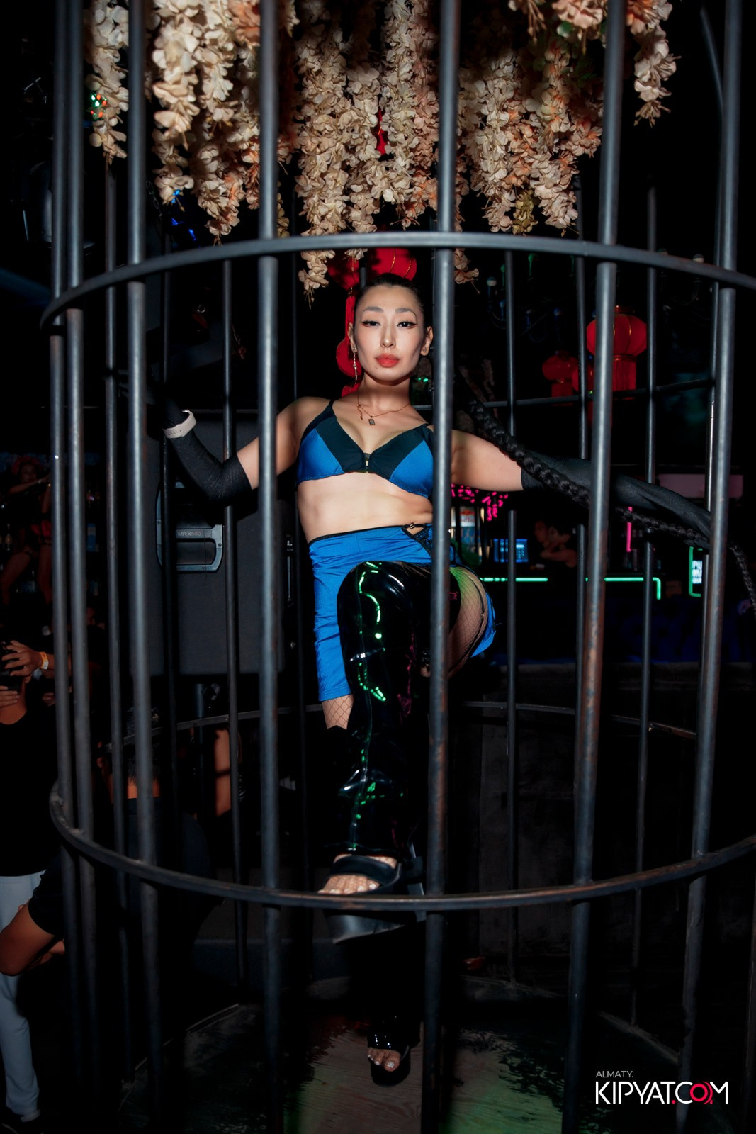 UYAT EMES BAR. КИПЯТКОМ АЛМАТЫ!