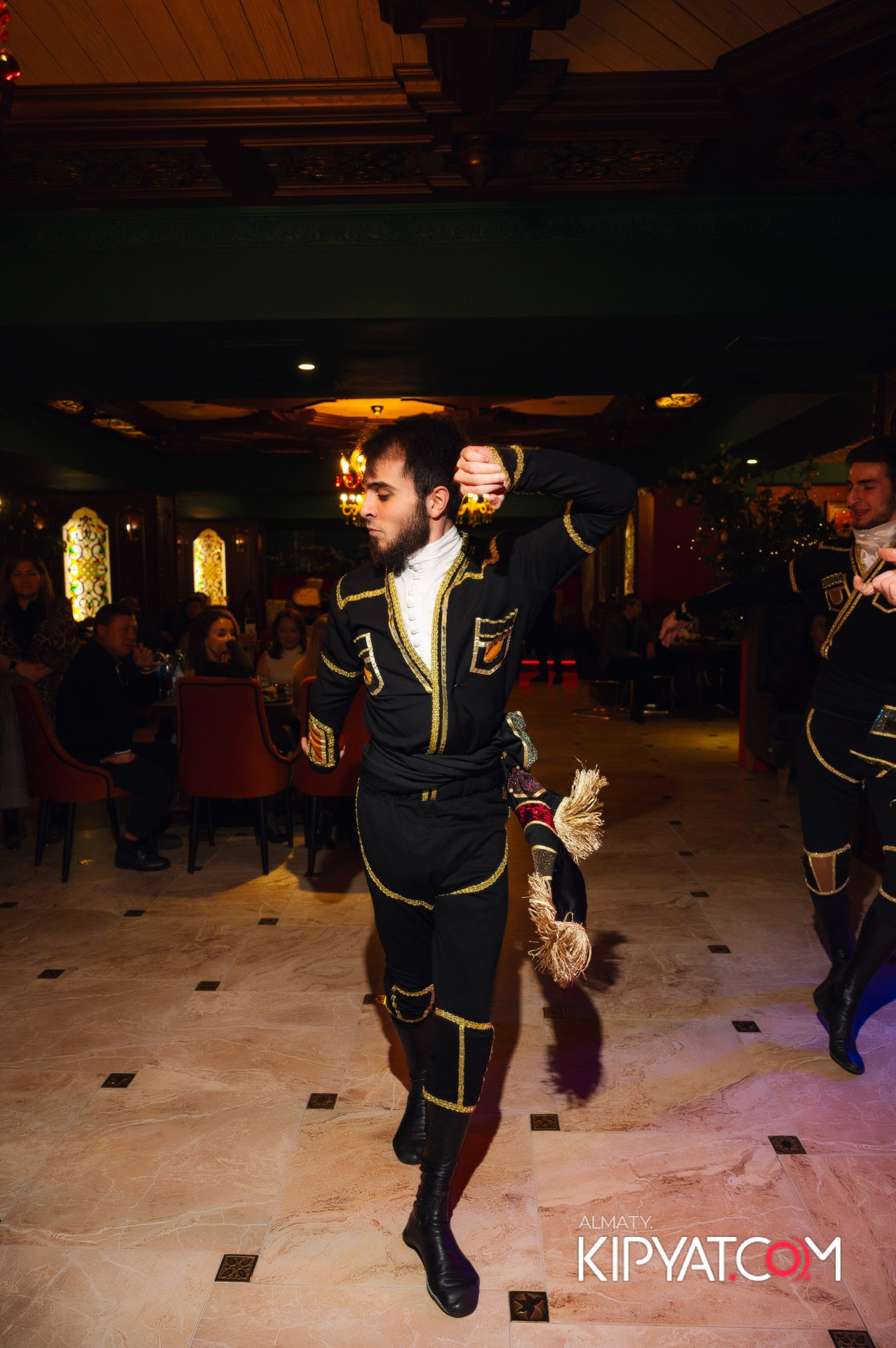 ALAZANI НА КАБАНБАЙ БАТЫРА. КИПЯТКОМ АЛМАТЫ!