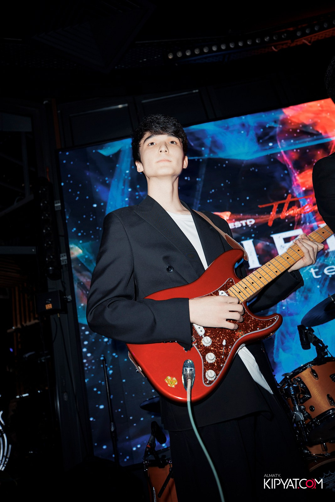 FRIENDS BAR & TERRACE. КИПЯТКОМ АЛМАТЫ!