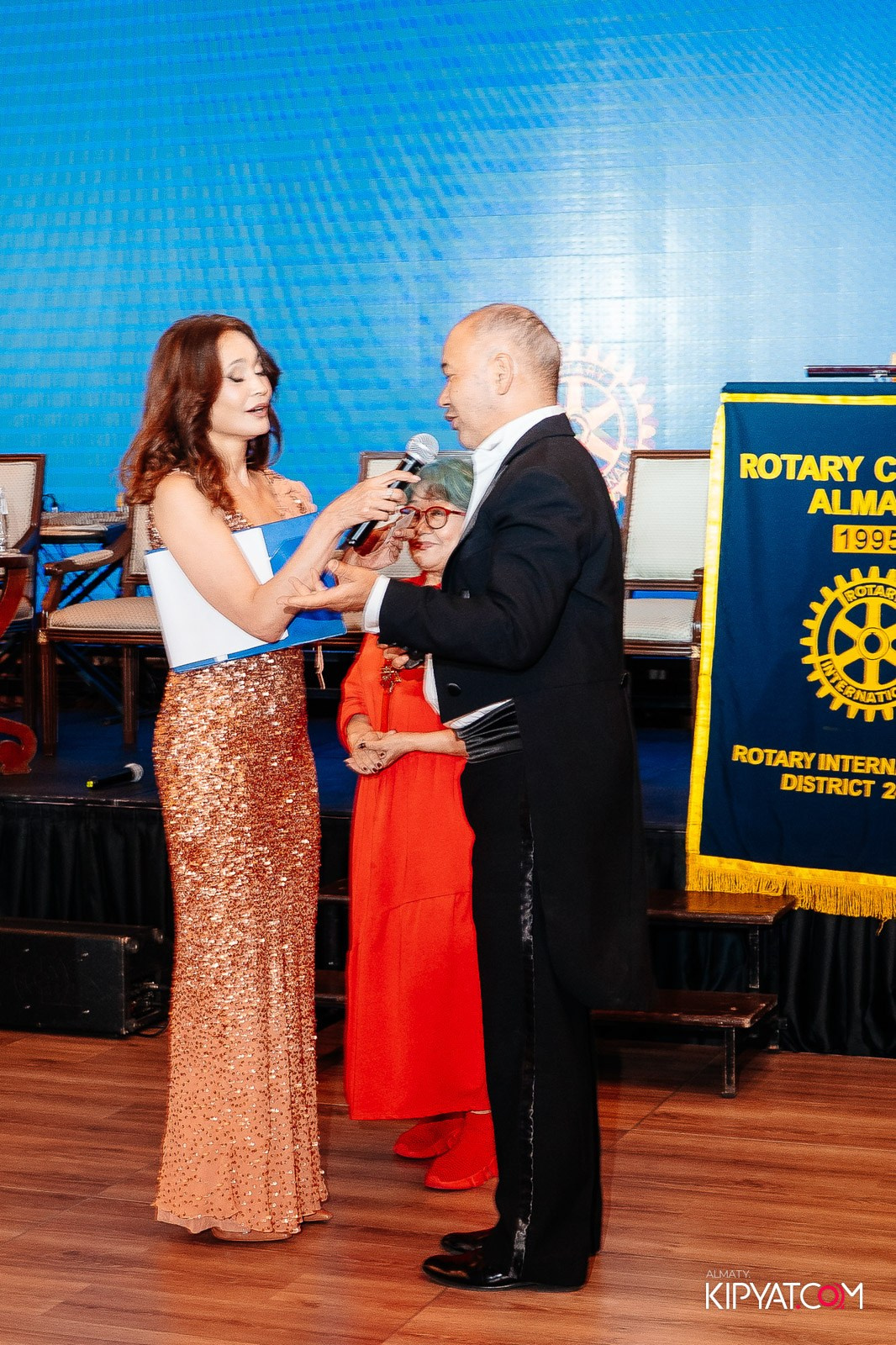 БЛАГОТВОРИТЕЛЬНЫЙ УЖИН В ЧЕСТЬ 30-ЛЕТИЯ ROTARY CLUB OF ALMATY. КИПЯТКОМ АЛМАТЫ!