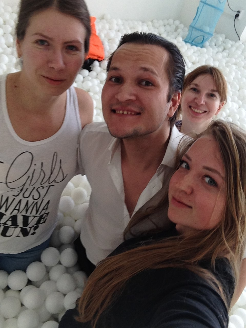 Сухой бассейн H2Ball |12.03.2017. Галерея Фантим