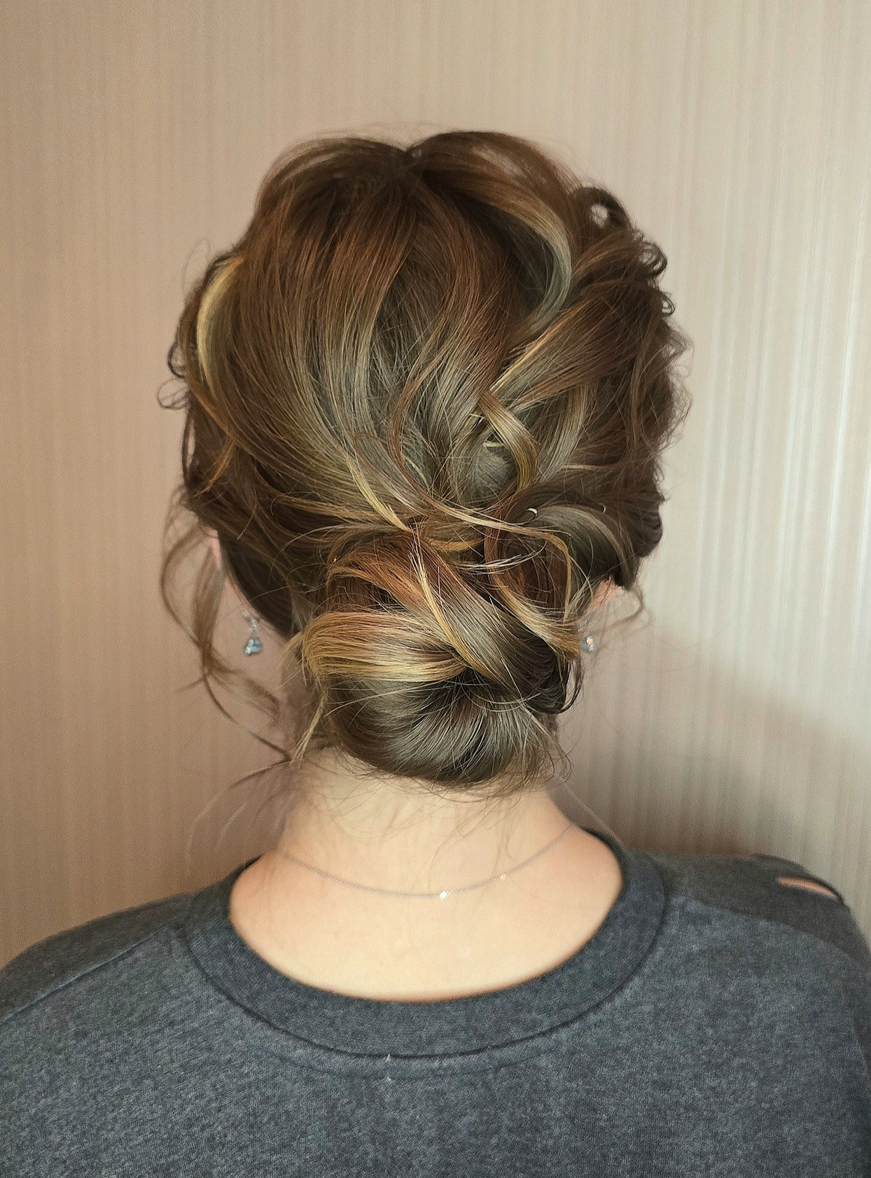 Прически. Визажист, стилист по прическам и гример в Москве