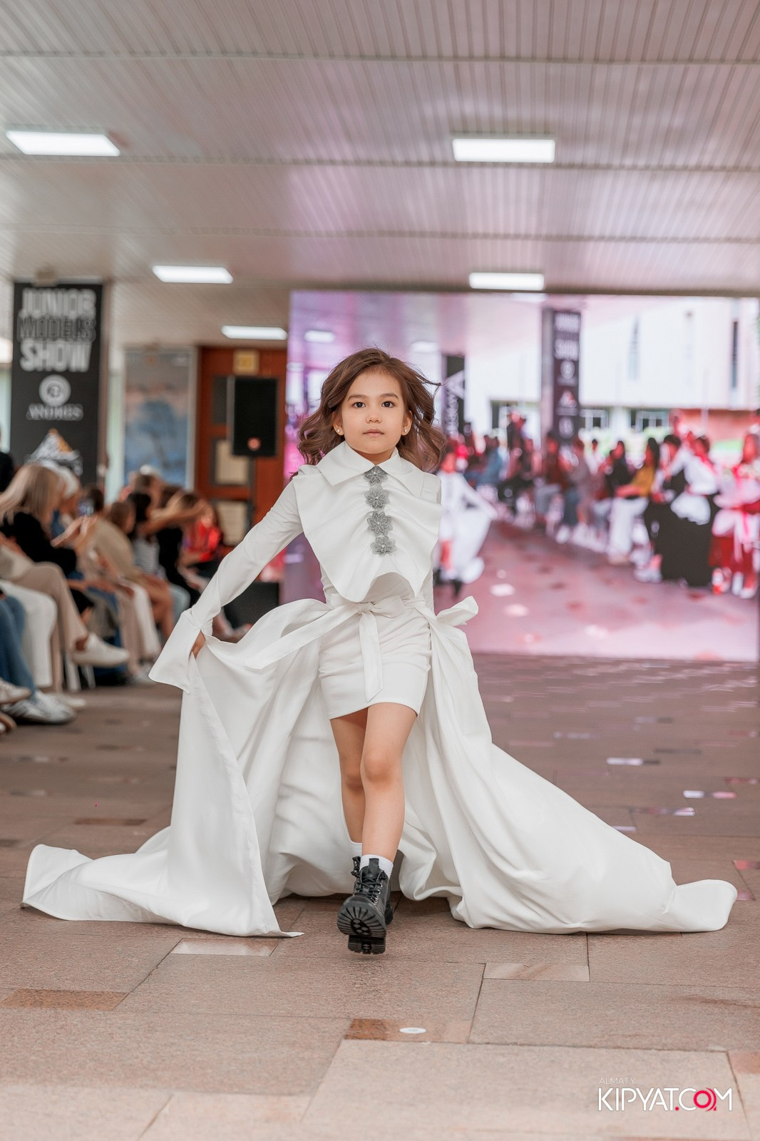 JUNIOR FASHION SHOW. КИПЯТКОМ АЛМАТЫ!