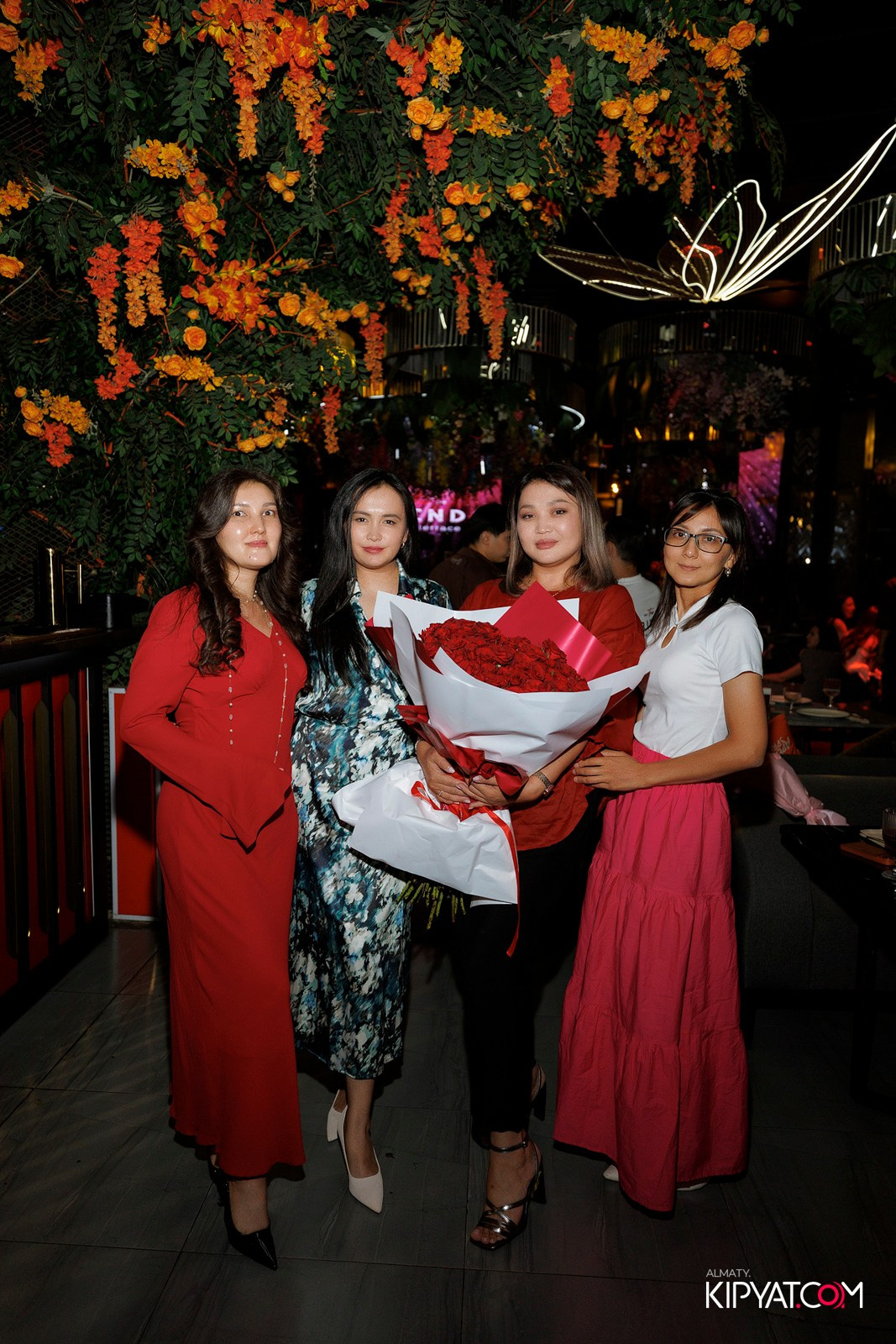 FRIENDS BAR & TERRACE. КИПЯТКОМ АЛМАТЫ! Фотосъемка мероприятий в Алматы