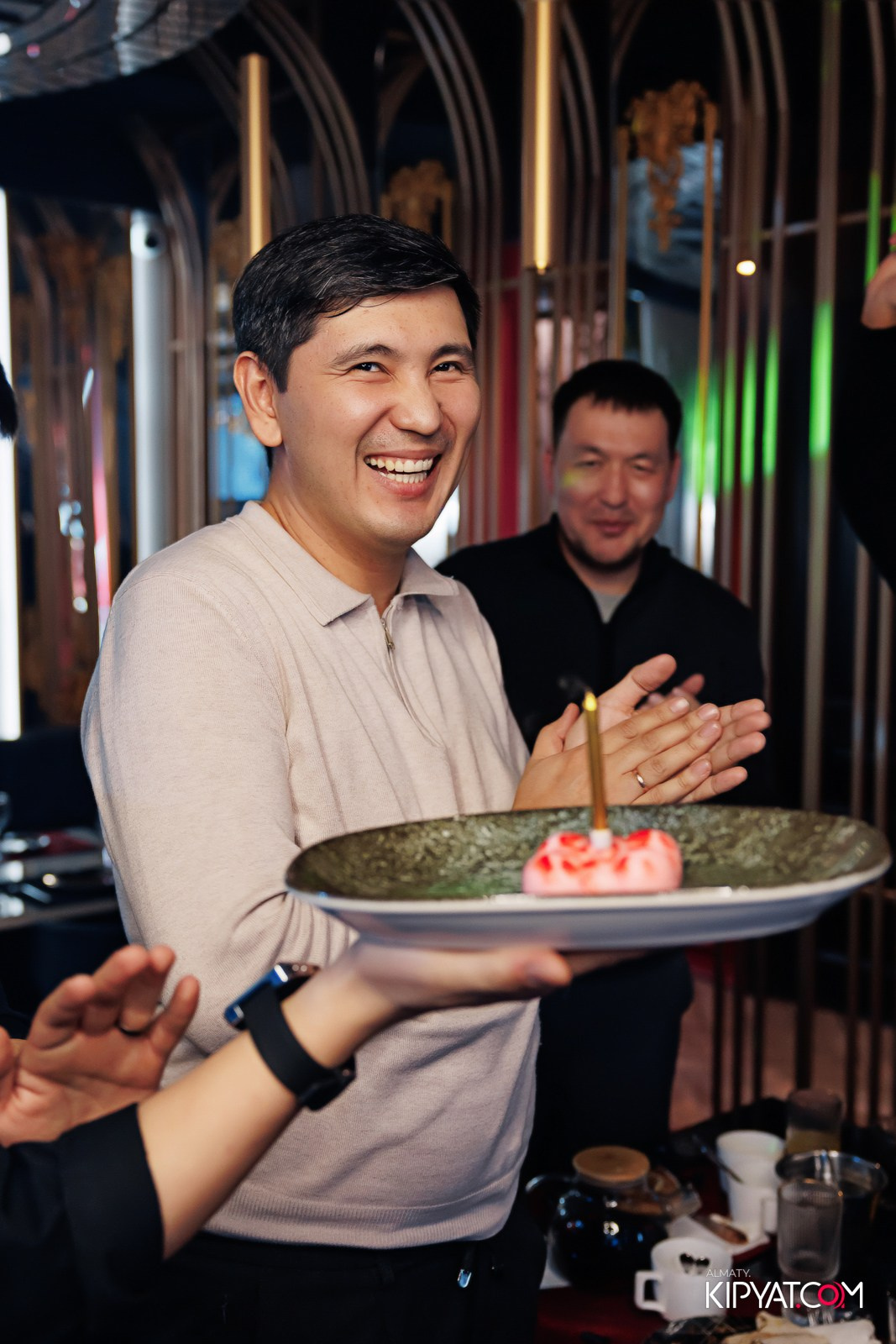 ЗАЯ, НА БИС. КИПЯТКОМ АЛМАТЫ!