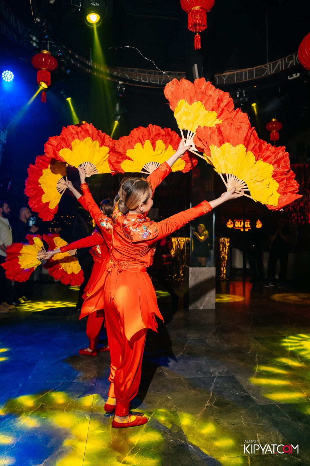 CHINA PARTY RETRO HIT. КИПЯТКОМ АЛМАТЫ!