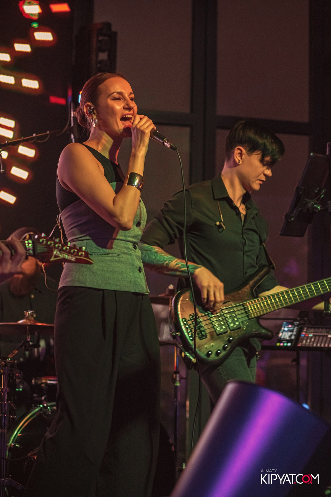 FRIENDS BAR & TERRACE. КИПЯТКОМ АЛМАТЫ!