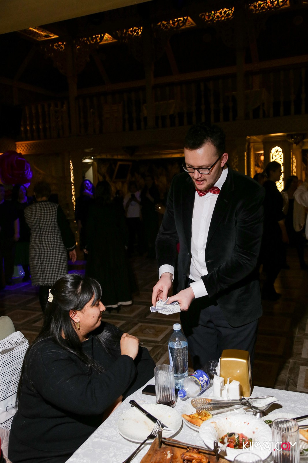 РЕСТОРАН ALAZANI НА КАБАНБАЙ БАТЫРА. КИПЯТКОМ АЛМАТЫ!