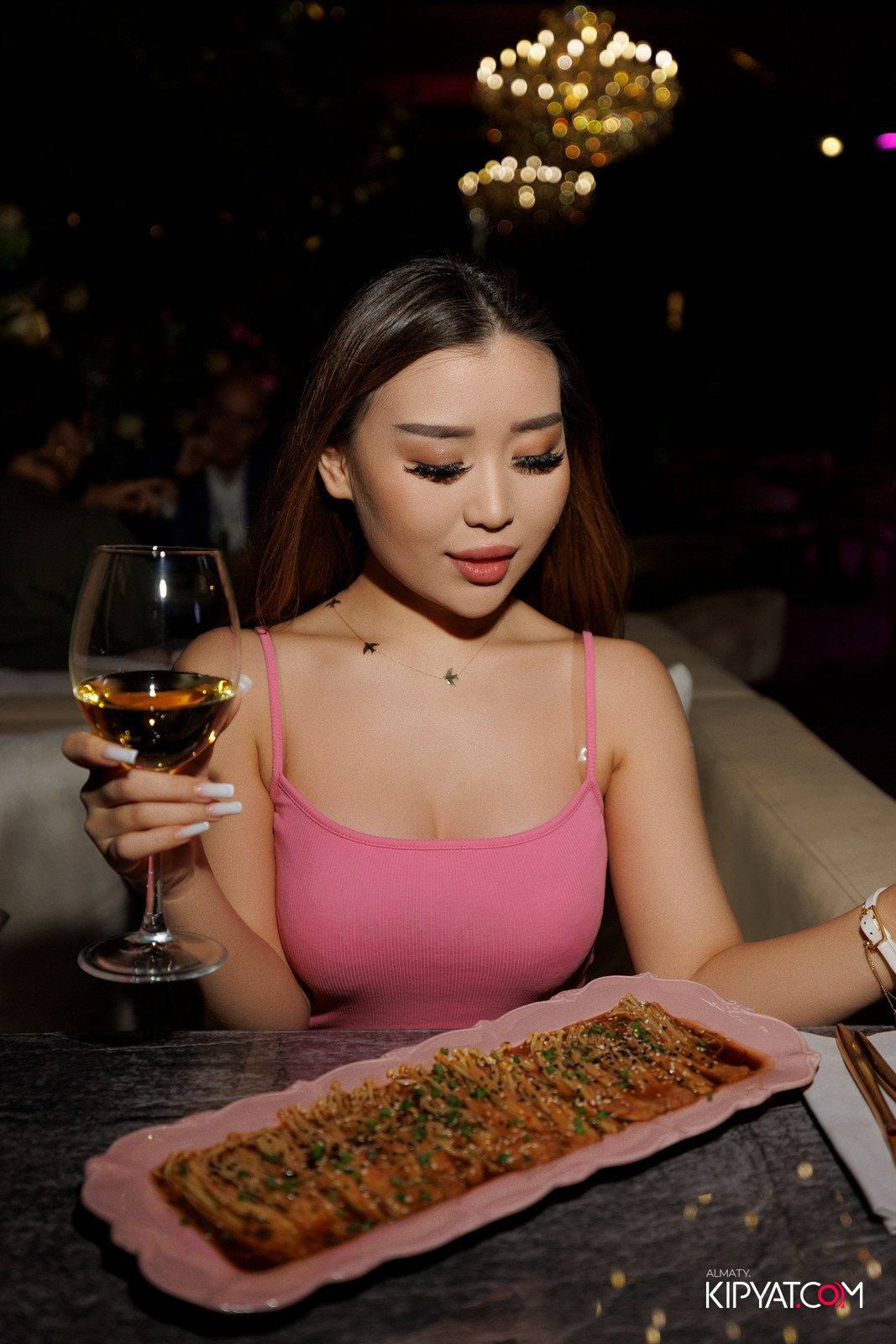 FRIENDS BAR & TERRACE. КИПЯТКОМ АЛМАТЫ! Фотосъемка мероприятий в Алматы