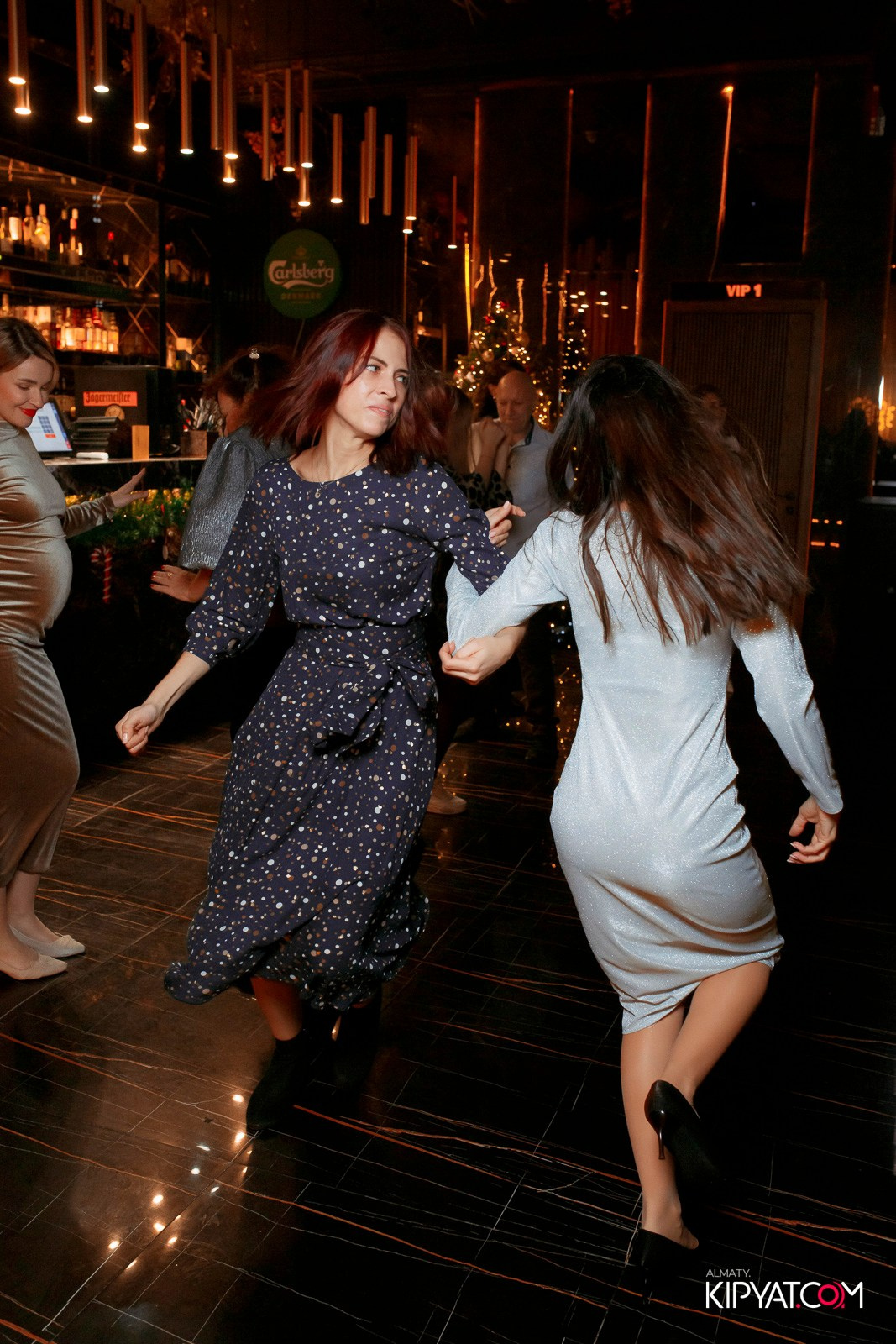 БАР ПАНАЕХАЛИ НА ДОСТЫК. КИПЯТКОМ АЛМАТЫ! Фотосъемка мероприятий в Алматы