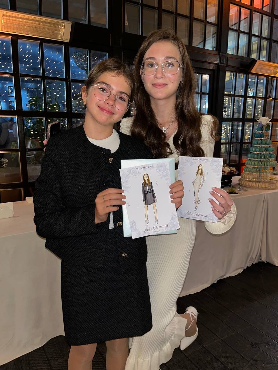 Скетчи  гостей на свадьбах, днях рождениях, праздниках в полный рост. Eventiss art agency| Художники и арт-услуги на мероприятие Москва и МО