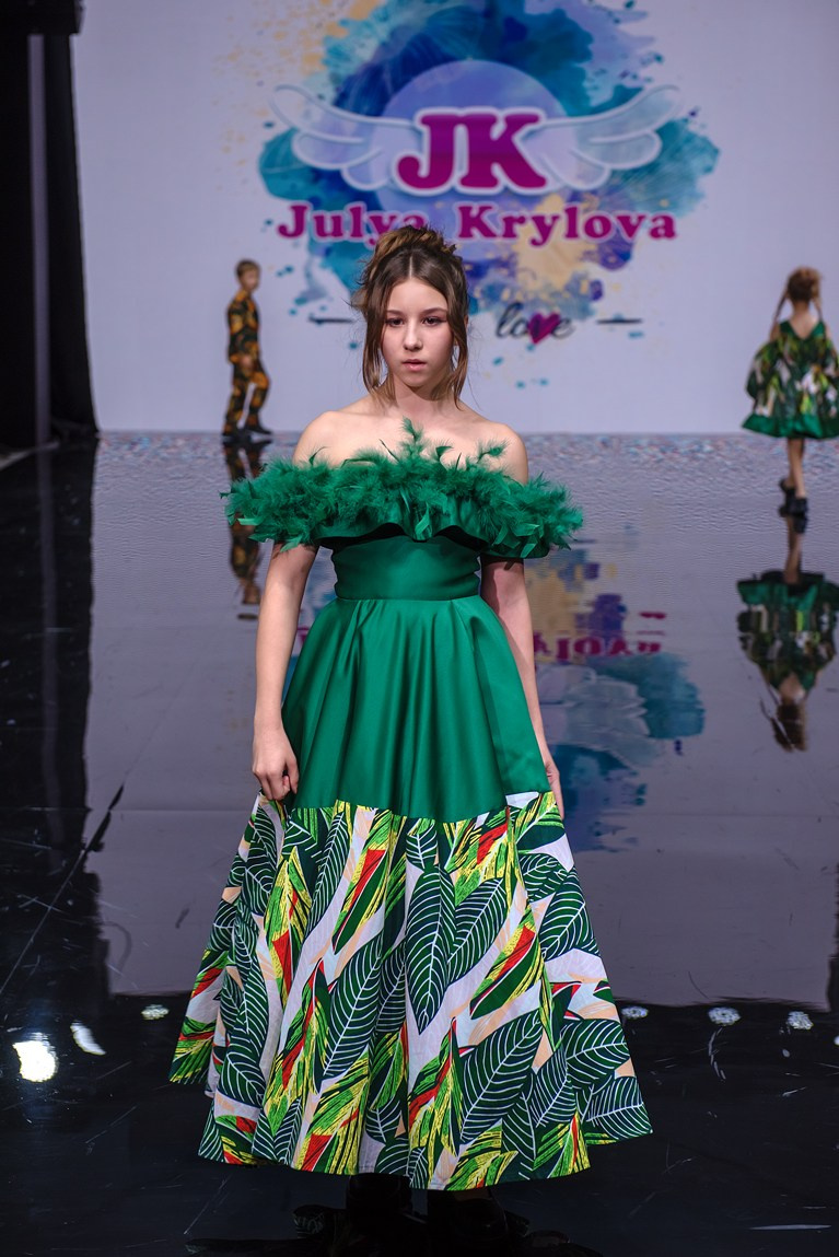 SochiFashionWeek2024 дизайнер Юлия Крылова. Семейный и коммерческий фотограф в Сочи Александр Бодунов