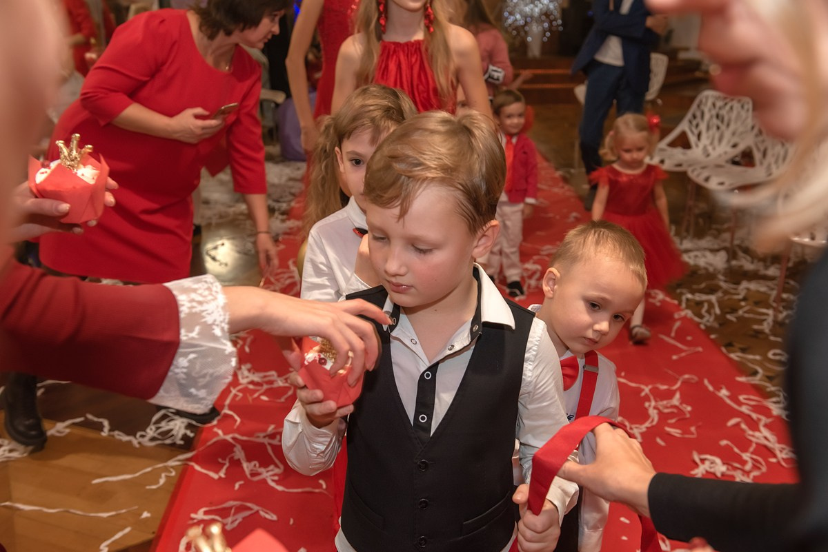 Выпускной в детской школе моделей HAPPYkids 2024. Семейный и коммерческий фотограф в Сочи Александр Бодунов