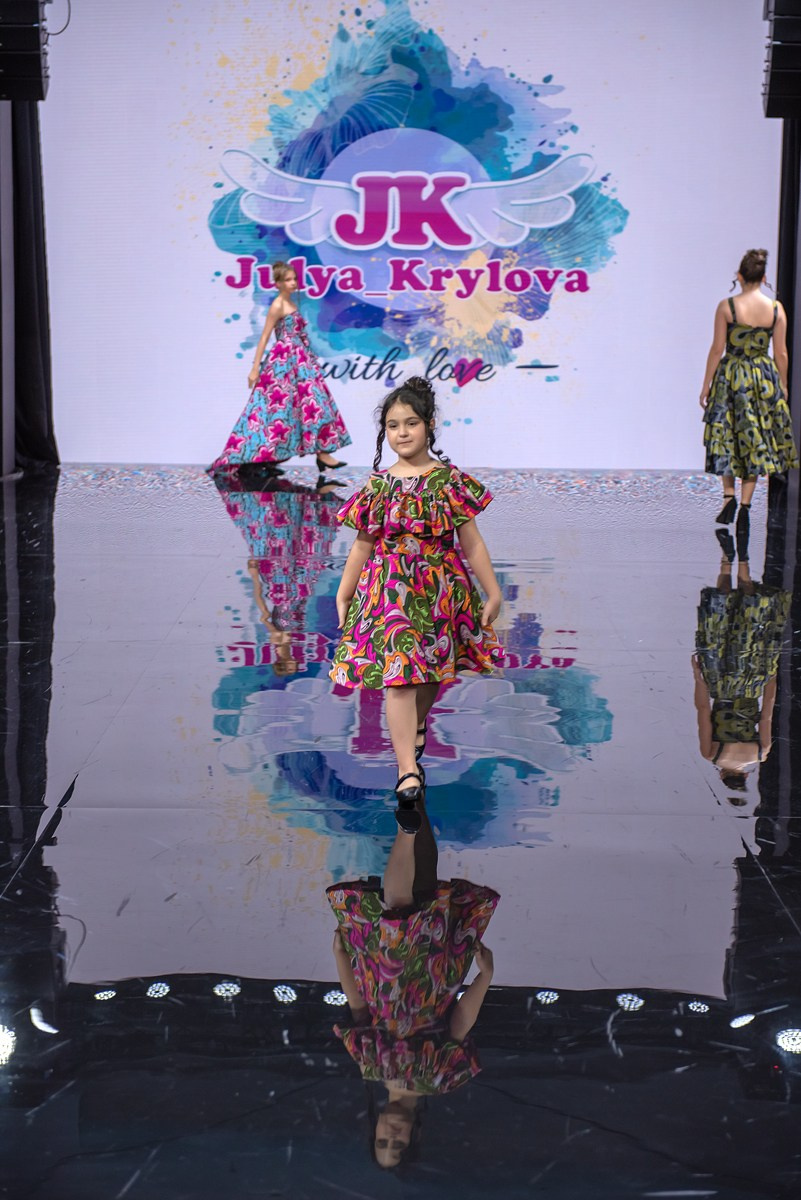 SochiFashionWeek2024 дизайнер Юлия Крылова. Семейный и коммерческий фотограф в Сочи Александр Бодунов