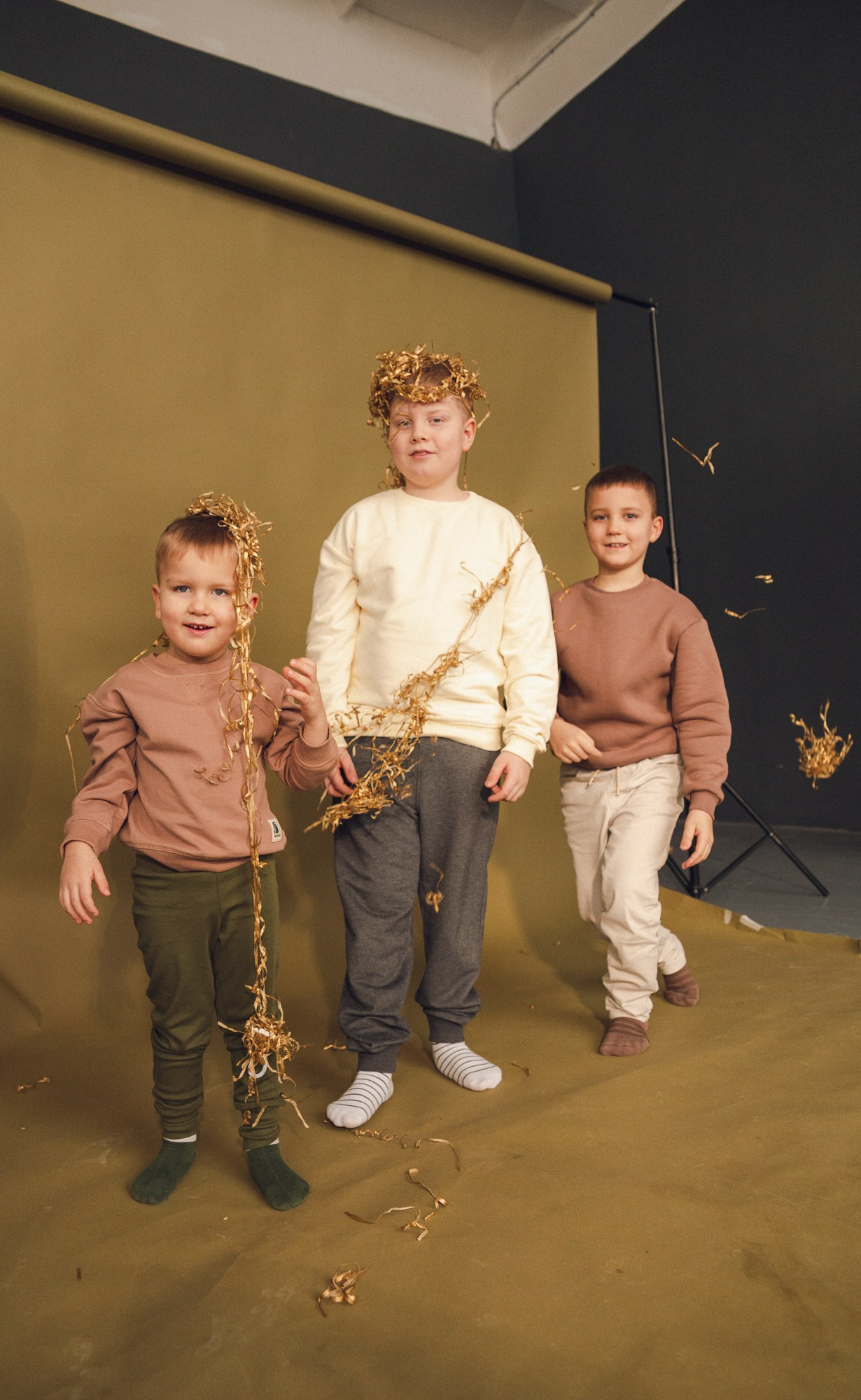 Александр и Анастасия с сыновьями в Студии # 17. Детский и семейный фотограф в Твери Анастасия Соловьева