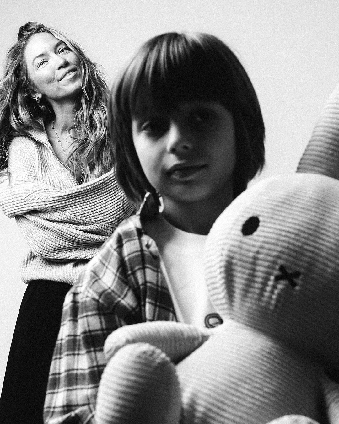 Чб на белом