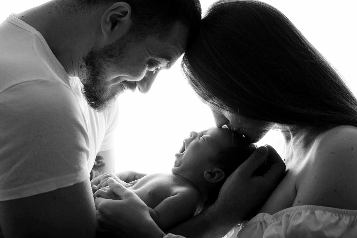 Кадры с родителями. Фотограф новорожденных, семейный фотограф в Санкт-Петербурге